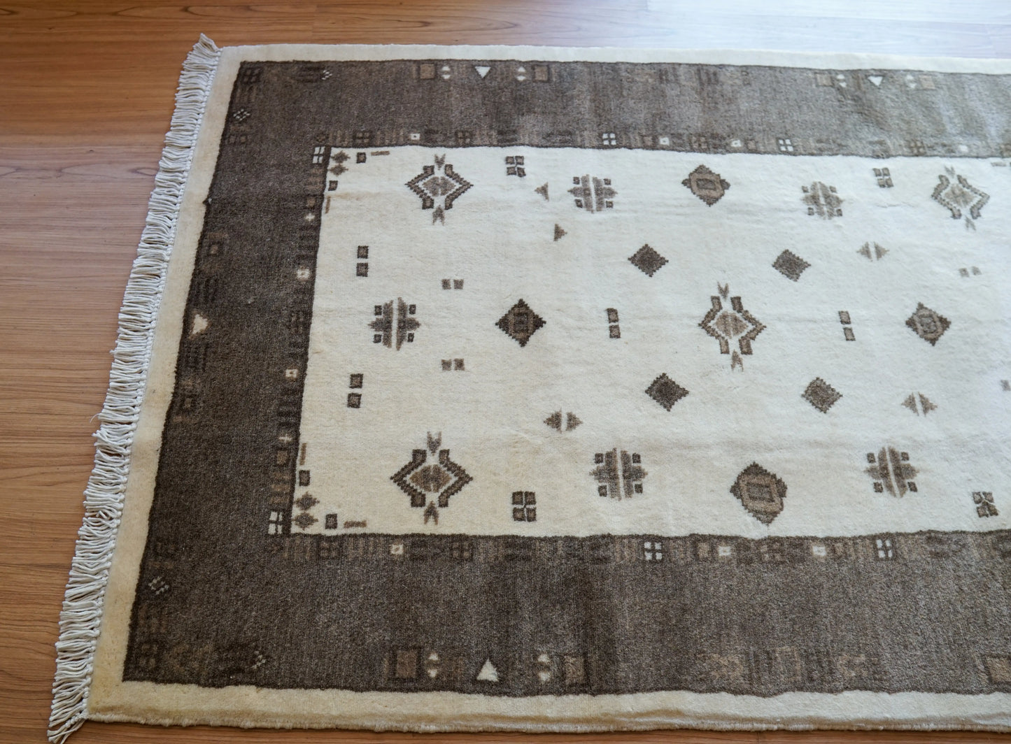 パキスタン手織り絨毯 . トライバルラグ 116×81cm Decorworks