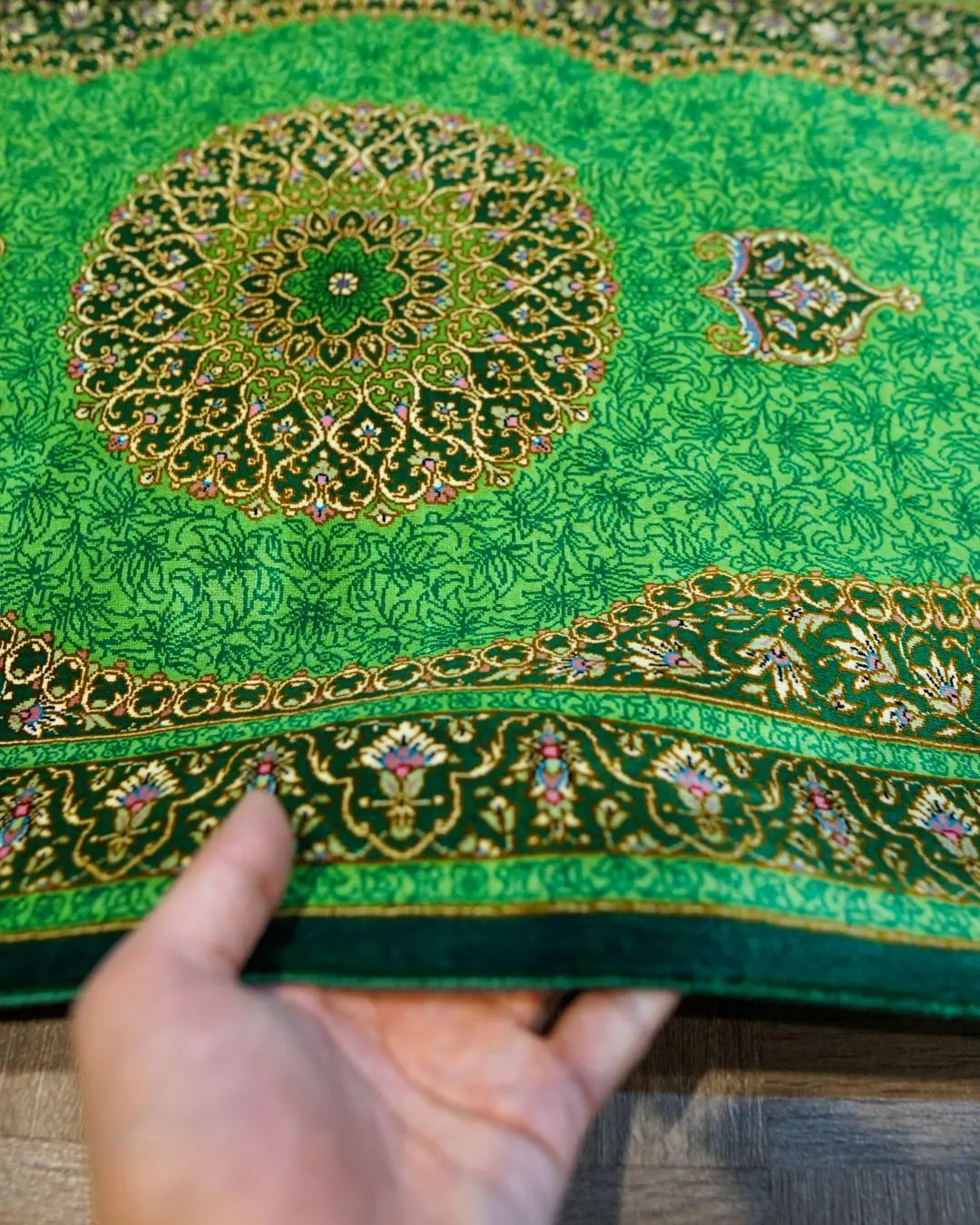 ペルシャ絨毯 クム産モサウィ房 シルク100% 87×61cm Decorworks