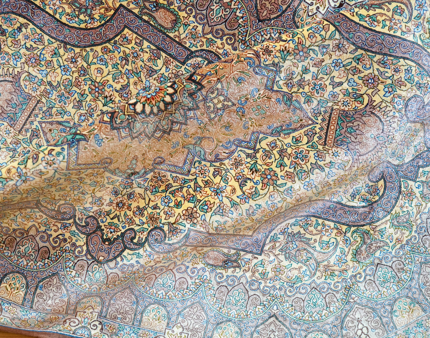 Collection ペルシャ絨毯 クム産 100%シルク 手織り 154×98cm 証明書付