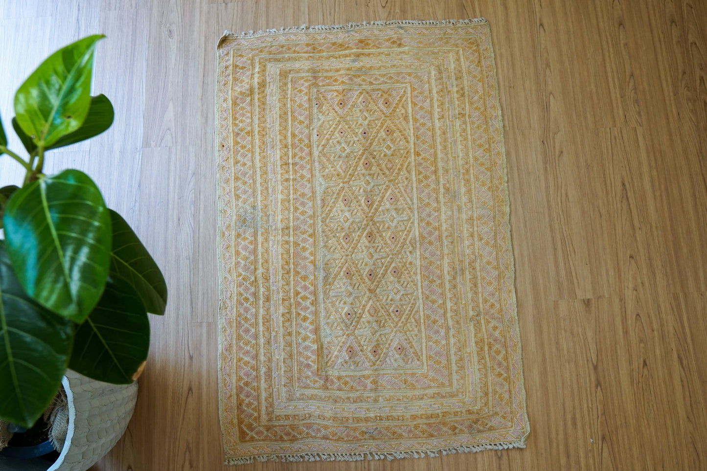 115cm × 76cm アフガニスタン マシュワニキリム 手織り絨毯 Decorworks