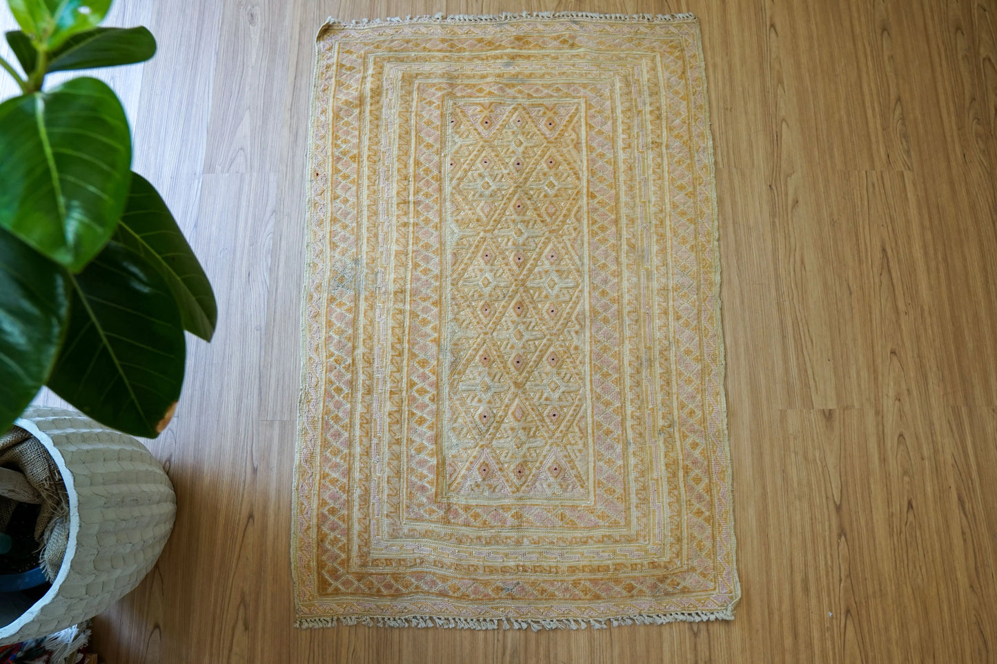 115cm × 76cm アフガニスタン マシュワニキリム 手織り絨毯 Decorworks