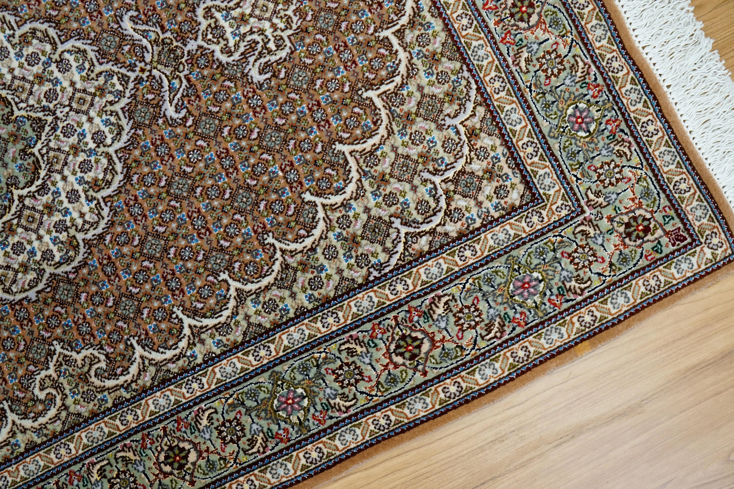 127×85cmペルシャ手織り絨毯 タブリーズ産 50RAJ Decorworks