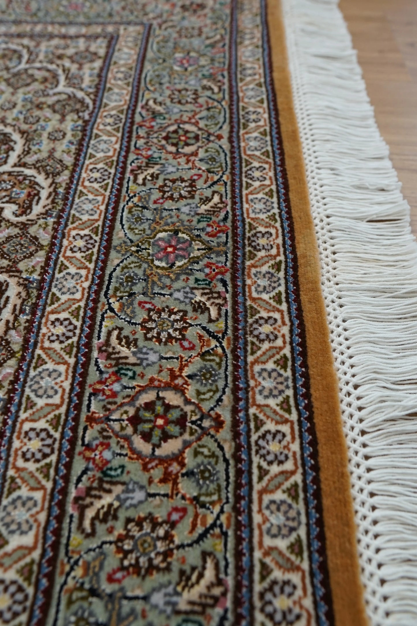 127×85cmペルシャ手織り絨毯 タブリーズ産 50RAJ Decorworks