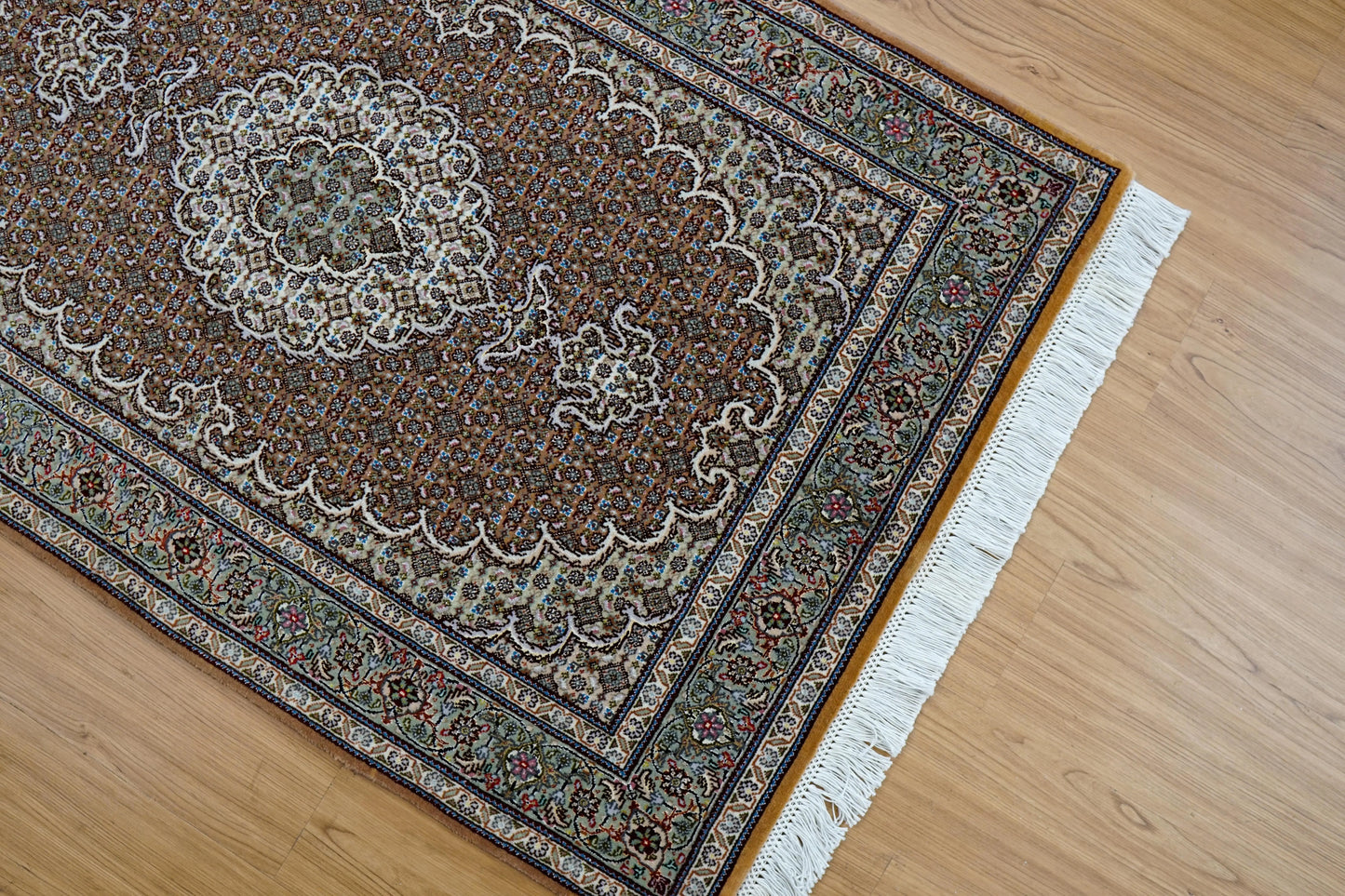 127×85cmペルシャ手織り絨毯 タブリーズ産 50RAJ Decorworks