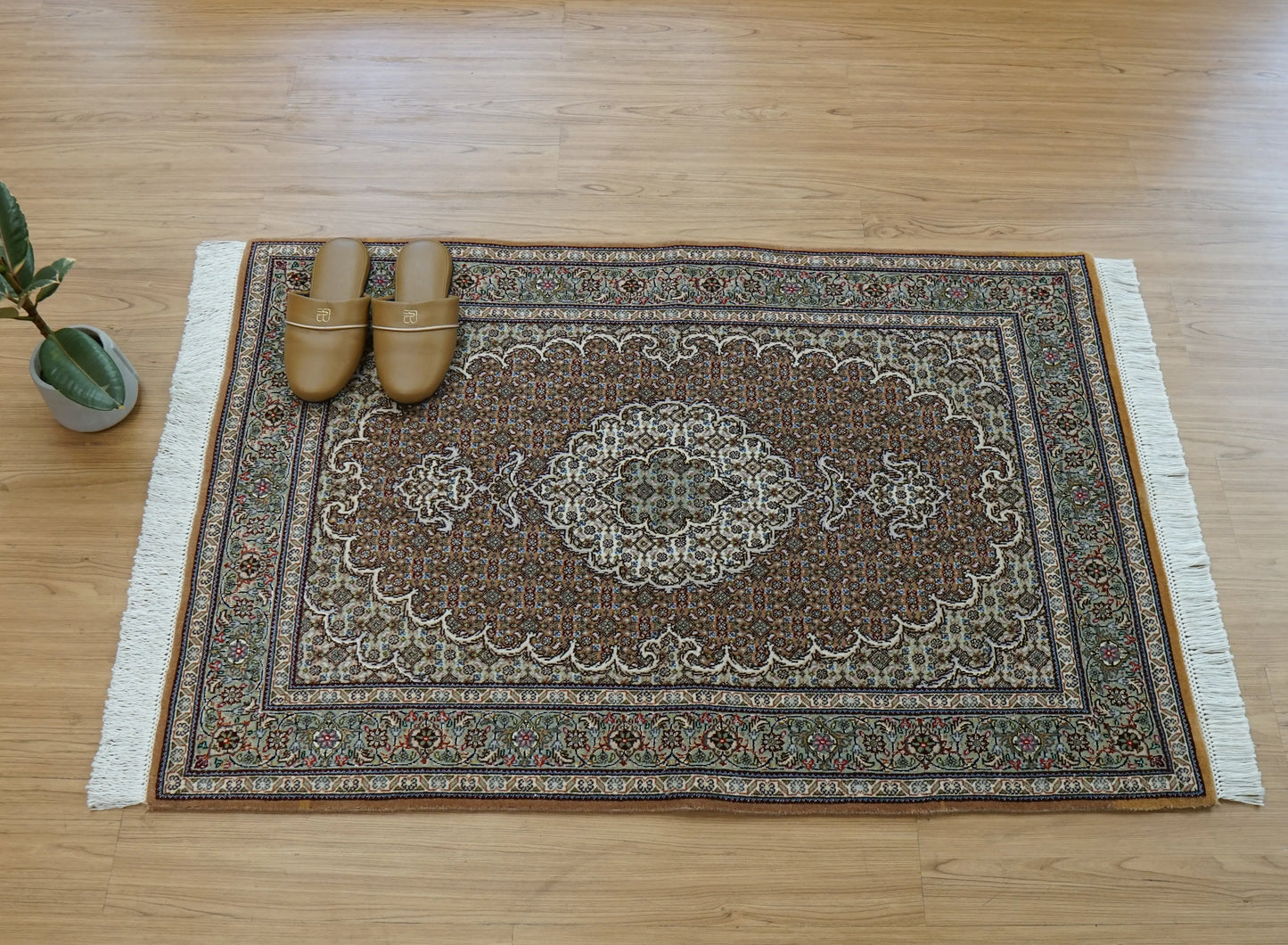 127×85cmペルシャ手織り絨毯 タブリーズ産 50RAJ Decorworks