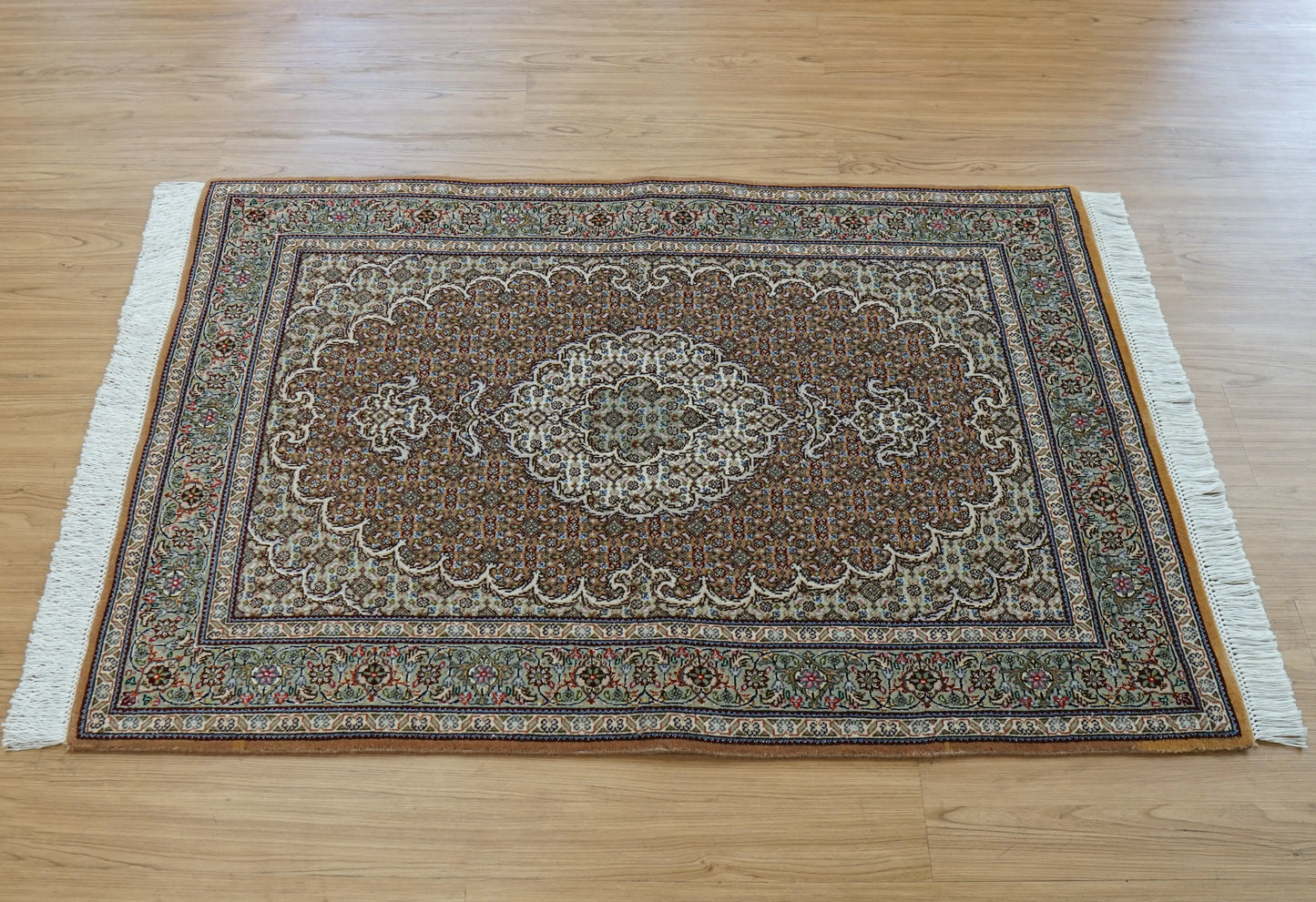 127×85cmペルシャ手織り絨毯 タブリーズ産 50RAJ Decorworks