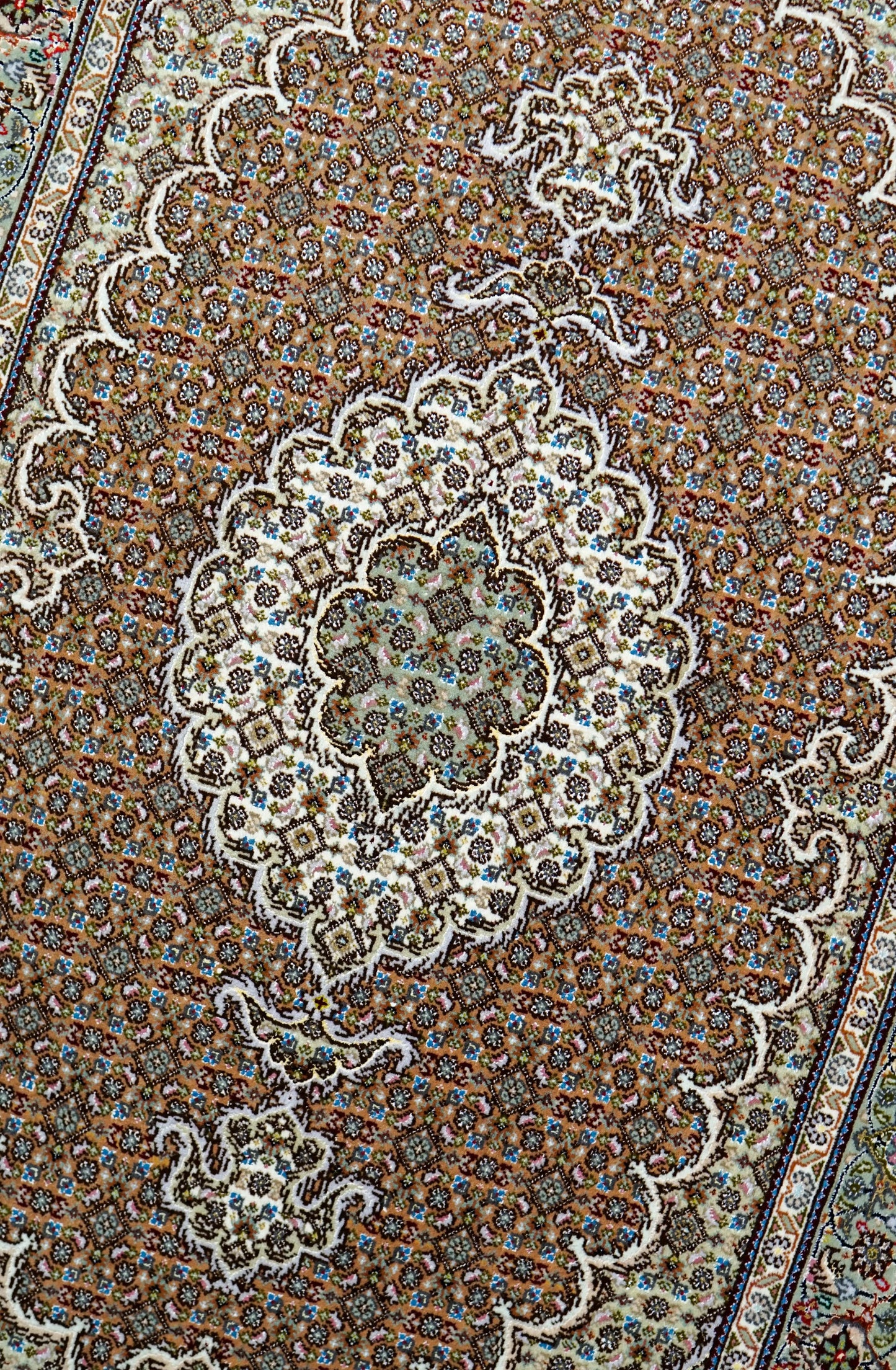 127×85cmペルシャ手織り絨毯 タブリーズ産 50RAJ Decorworks