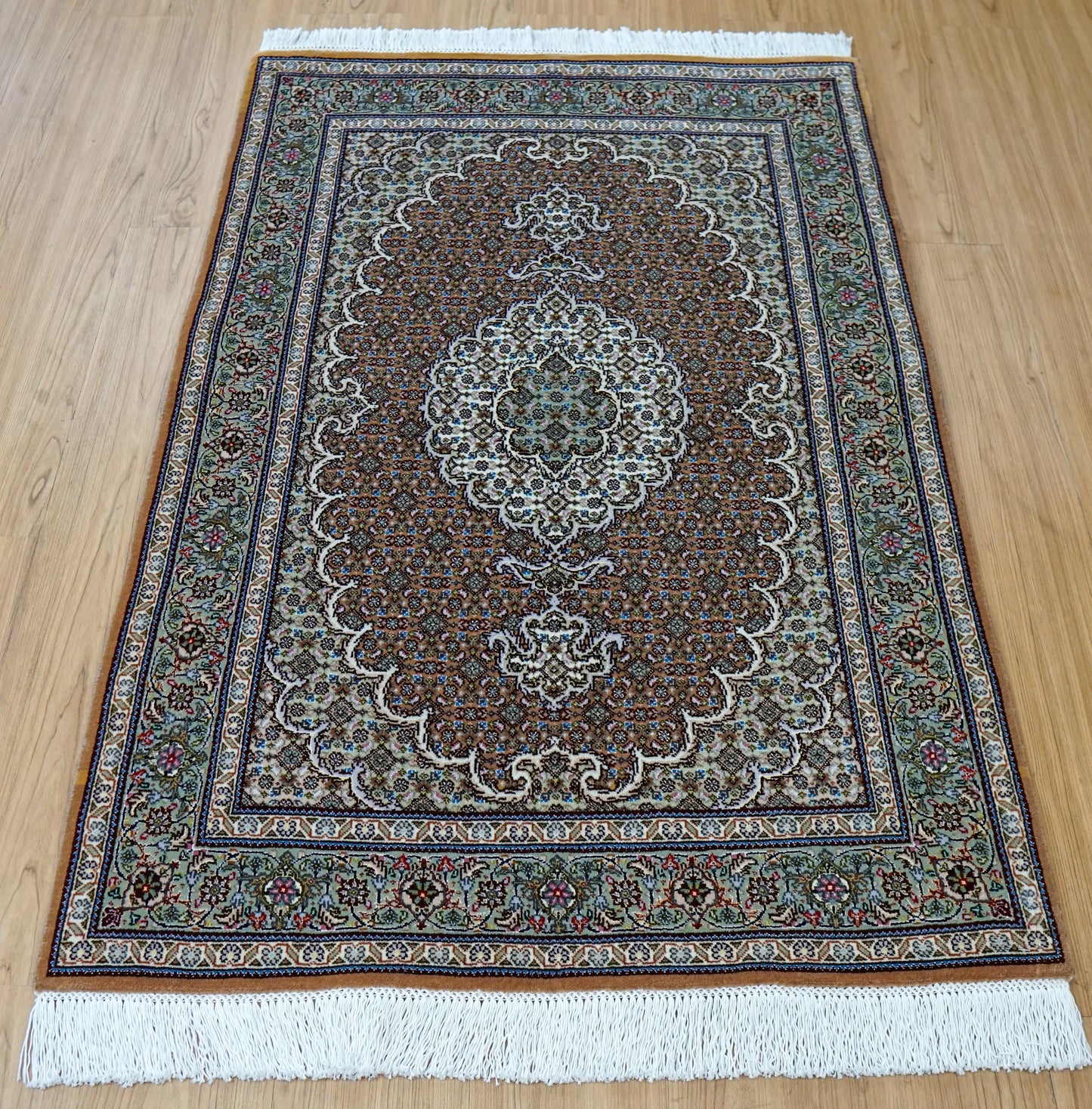 127×85cmペルシャ手織り絨毯 タブリーズ産 50RAJ Decorworks
