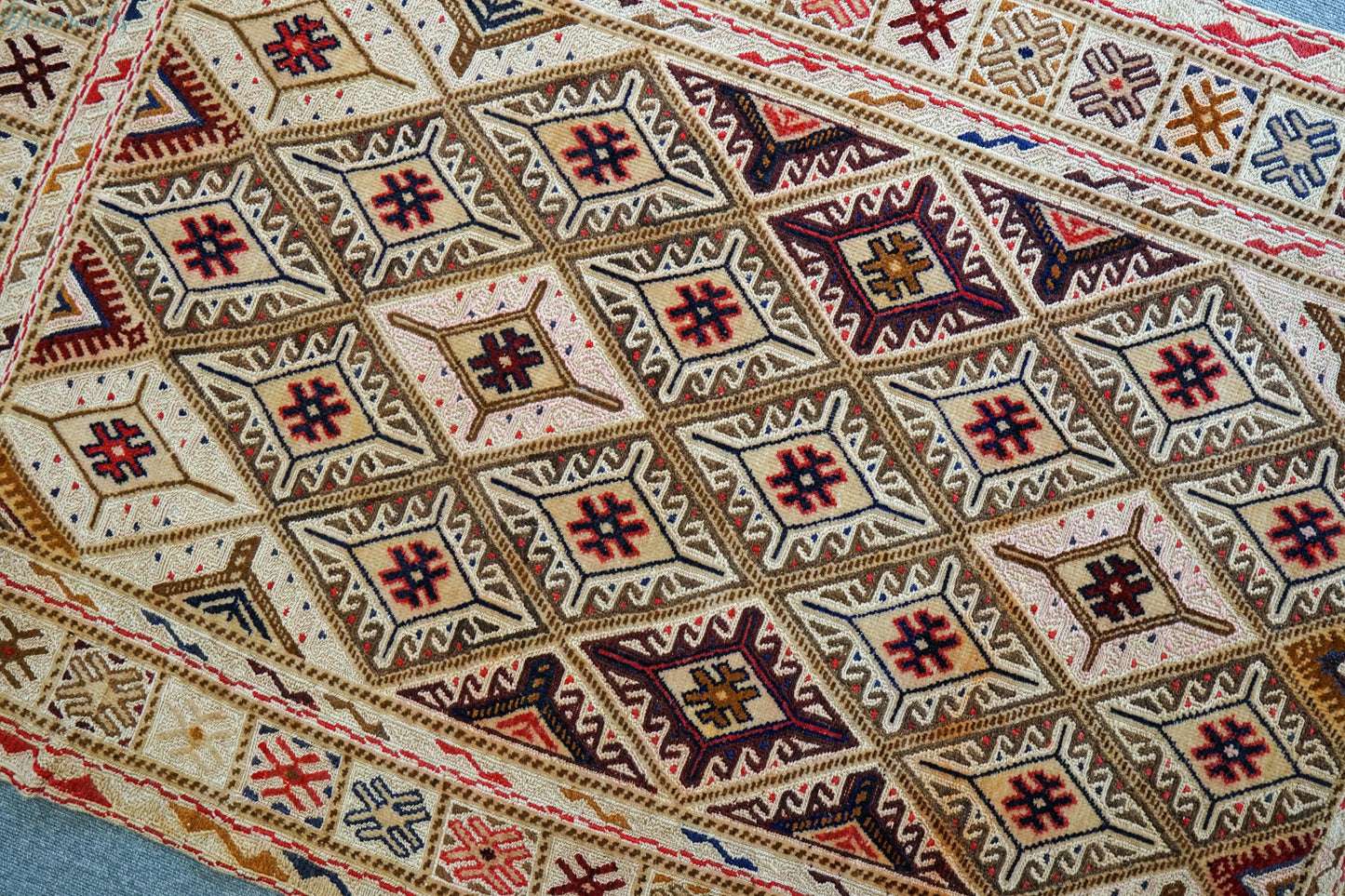 129×86cm 手織りマシュワニキリム Decorworks