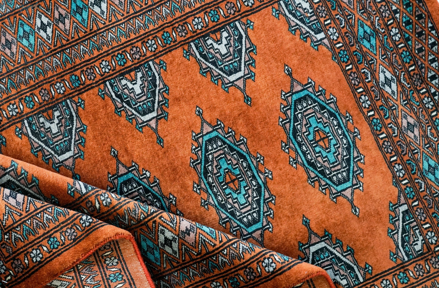 140×95cm パキスタン手織り絨毯 - Decorworks