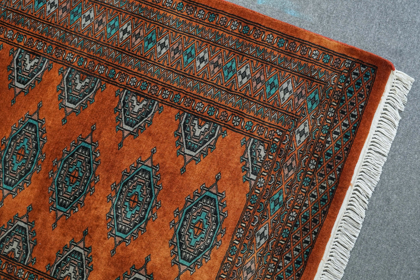 140×95cm パキスタン手織り絨毯 - Decorworks