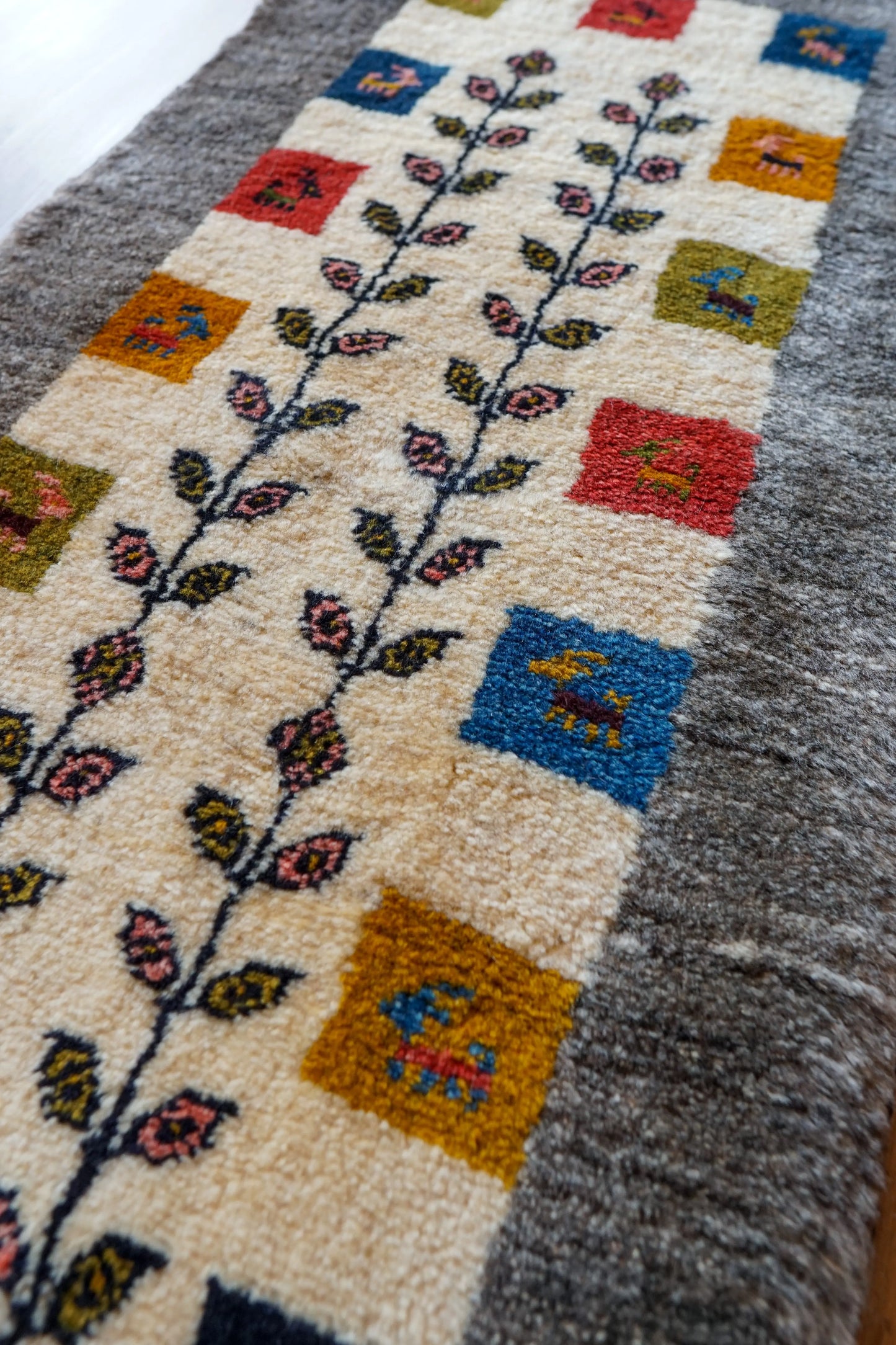 Collection ペルシャ ギャッベ ランナー カシュガイ族 手織りウール ラグ 150×50cm