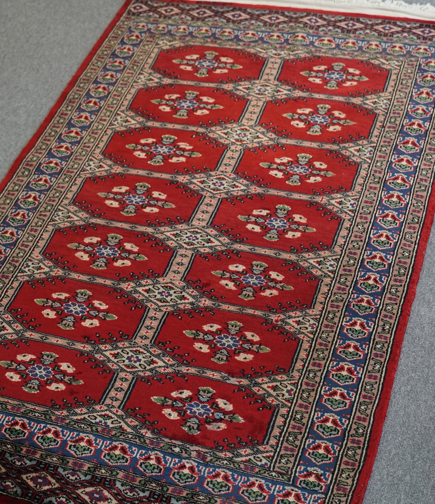 Collection パキスタン手織り絨毯 150×92cm、ジャールダールデザインの伝統模様ラグ