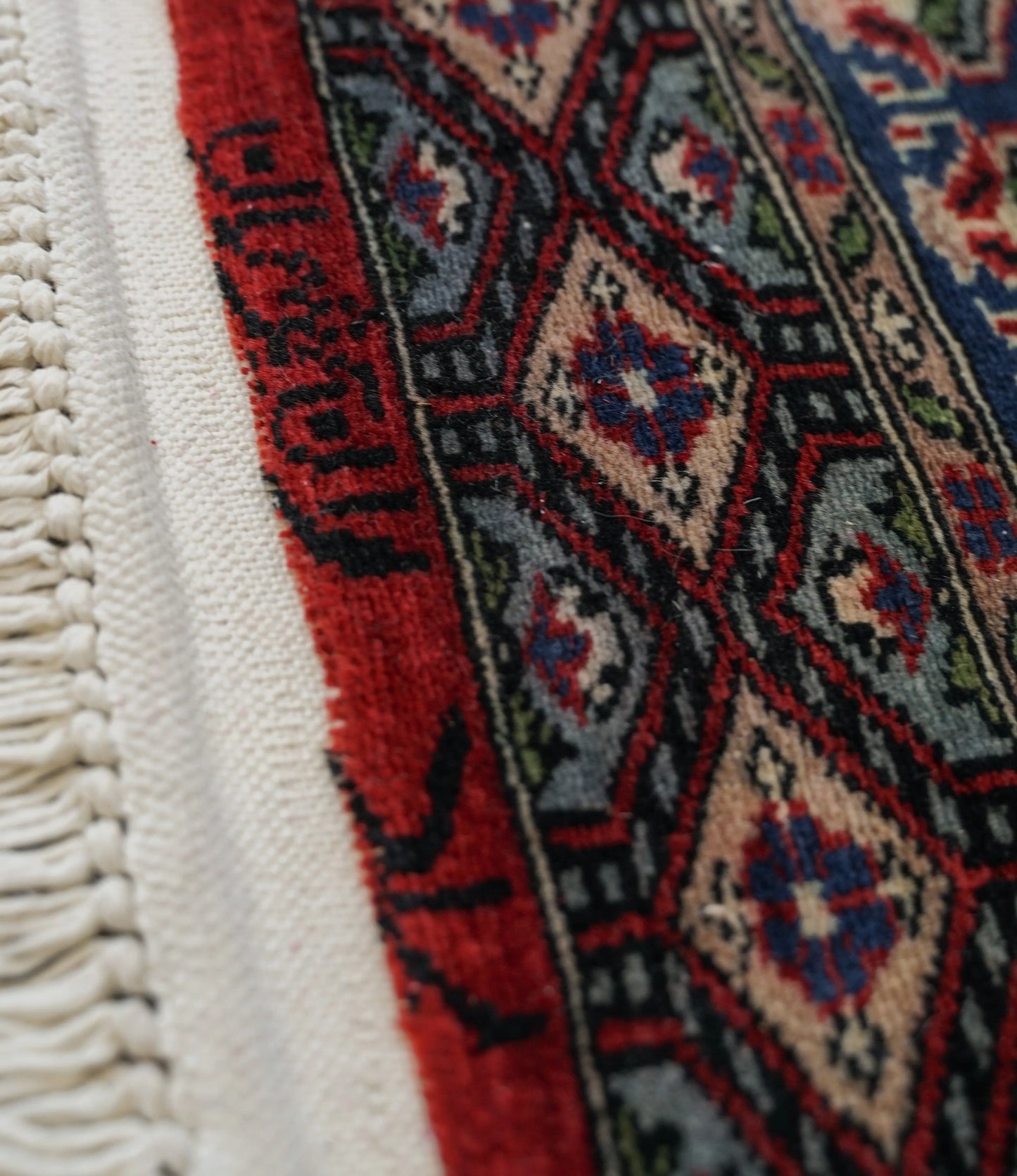Collection パキスタン手織り絨毯 150×92cm、ジャールダールデザインの伝統模様ラグ