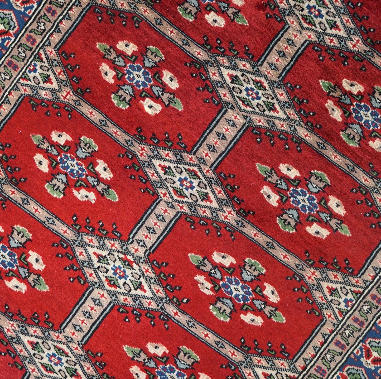 Collection パキスタン手織り絨毯 150×92cm、ジャールダールデザインの伝統模様ラグ