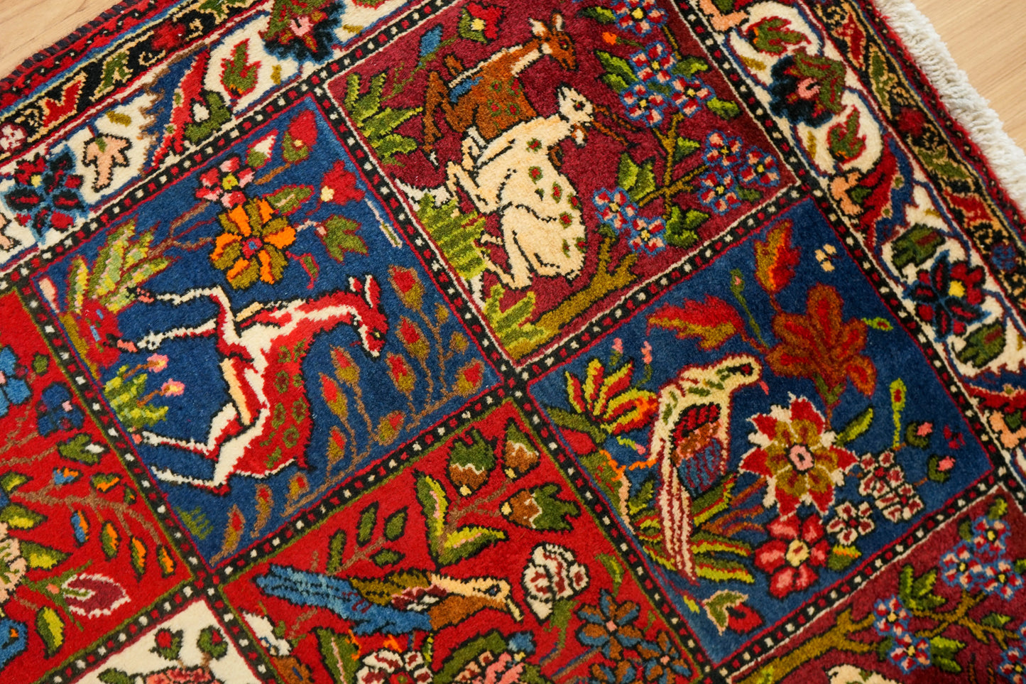 162×111cm ペルシャ手織り絨毯 ウール ラグ バクティアリ Decorworks
