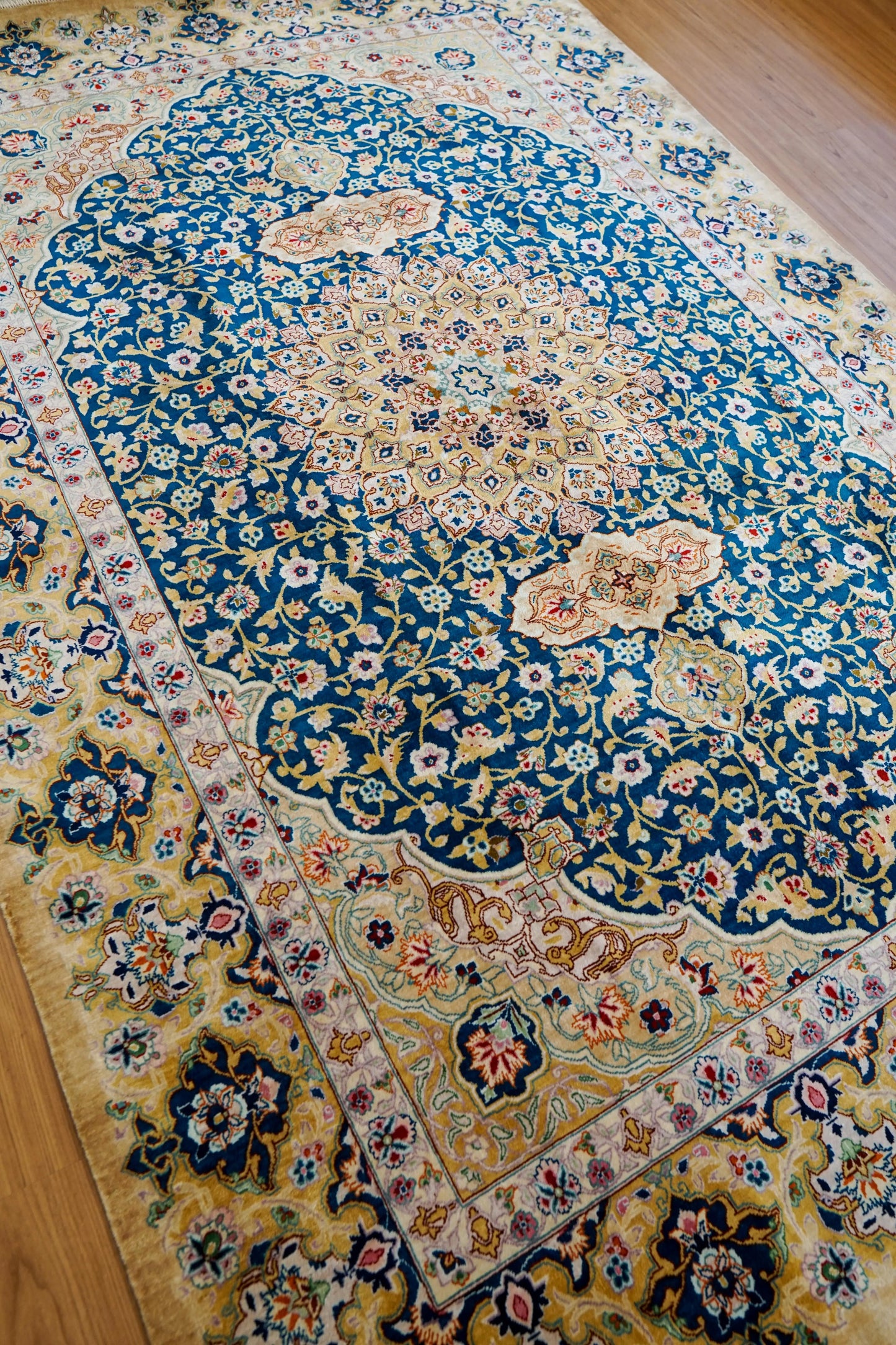 Collection 200×81cm ペルシャ絨毯 クム産 モハメドジャムシェヂ房 シルク 100% 証明書付