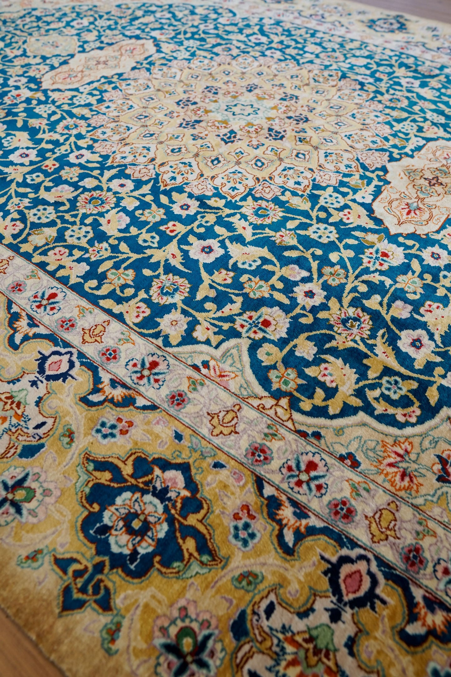Collection 200×81cm ペルシャ絨毯 クム産 モハメドジャムシェヂ房 シルク 100% 証明書付