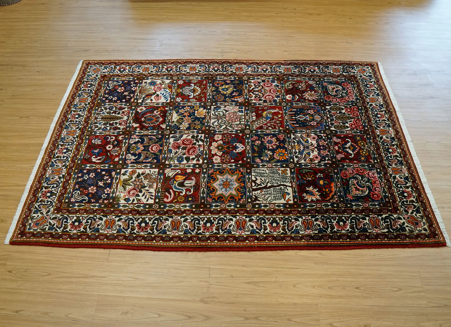 Collection ペルシャ絨毯 バクティアリ産 手織りラグ 202×136cm ガーデンデザイン