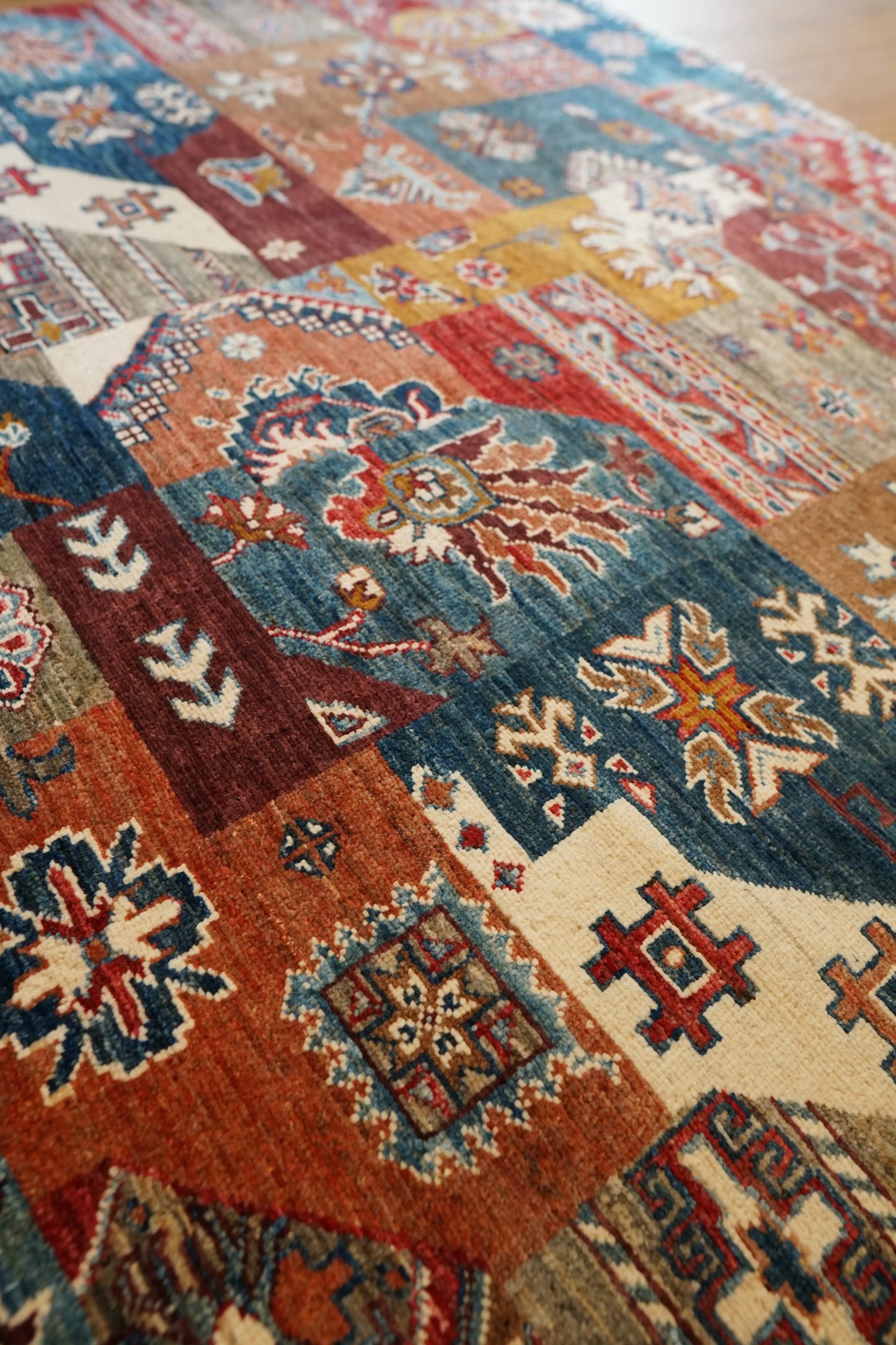 Collection アフガン絨毯 ガズニー産 ウール トライバルパッチワークデザイン 206×153cm
