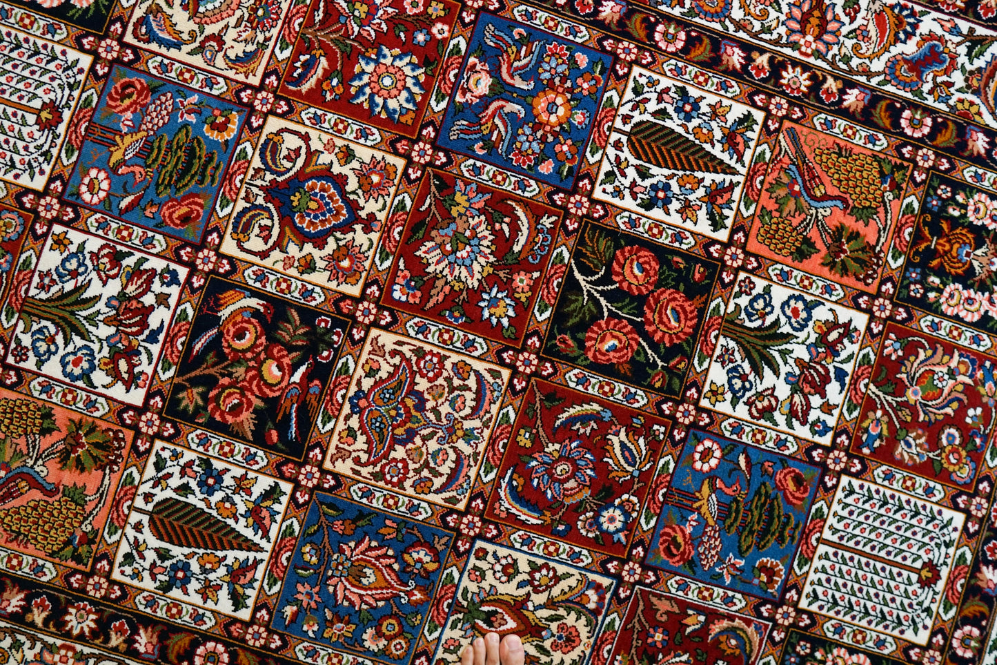 ペルシャ絨毯 バクティアリ産 215×150cm Decorworks