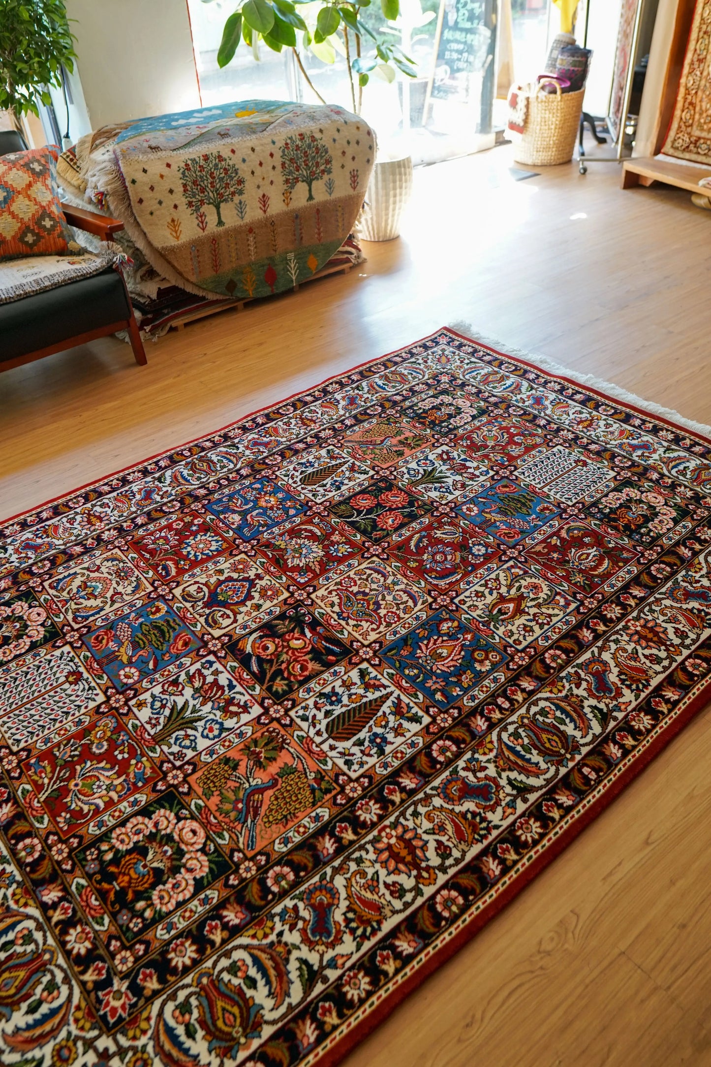 ペルシャ絨毯 バクティアリ産 215×150cm Decorworks