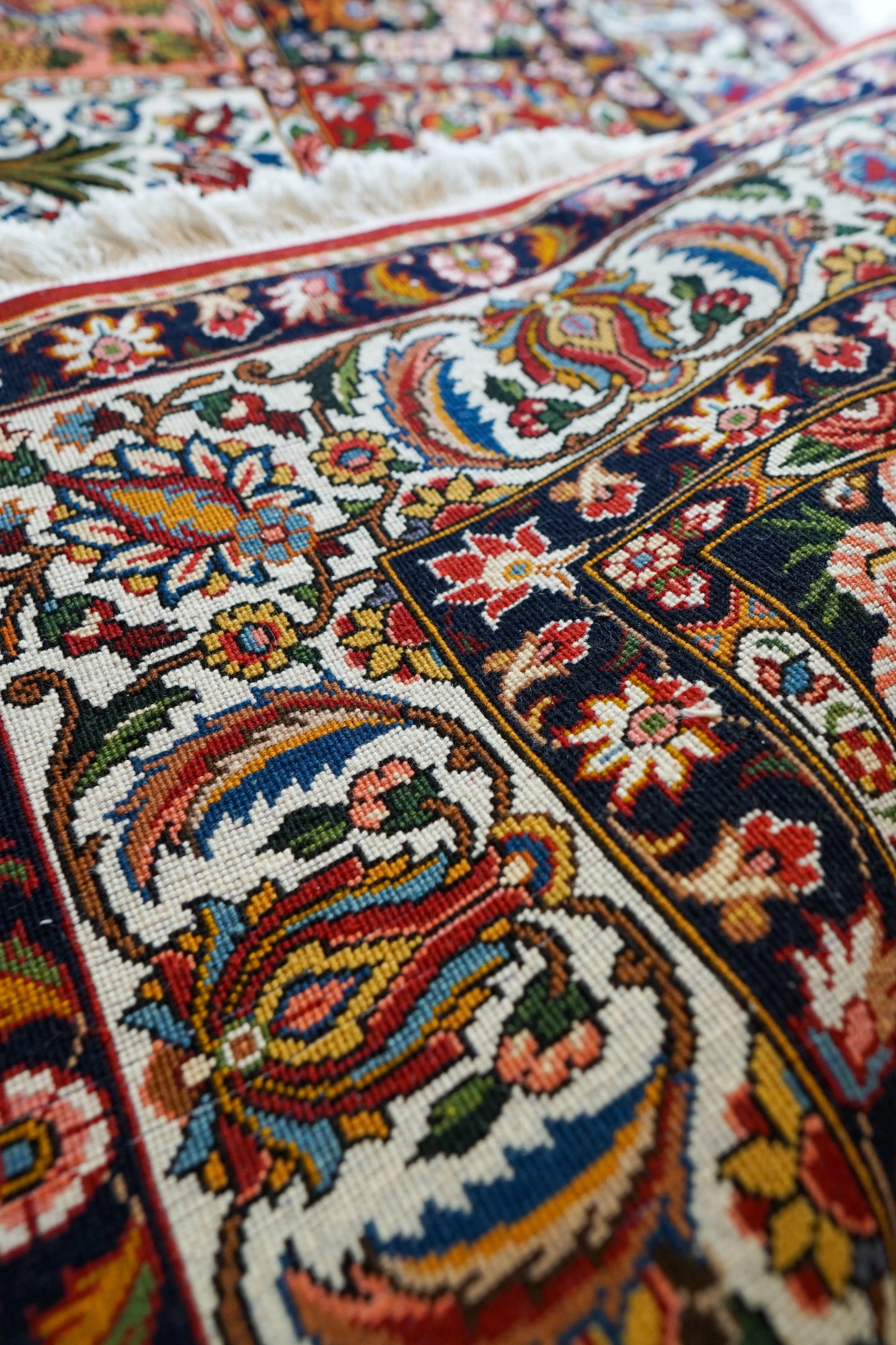 ペルシャ絨毯 バクティアリ産 215×150cm Decorworks