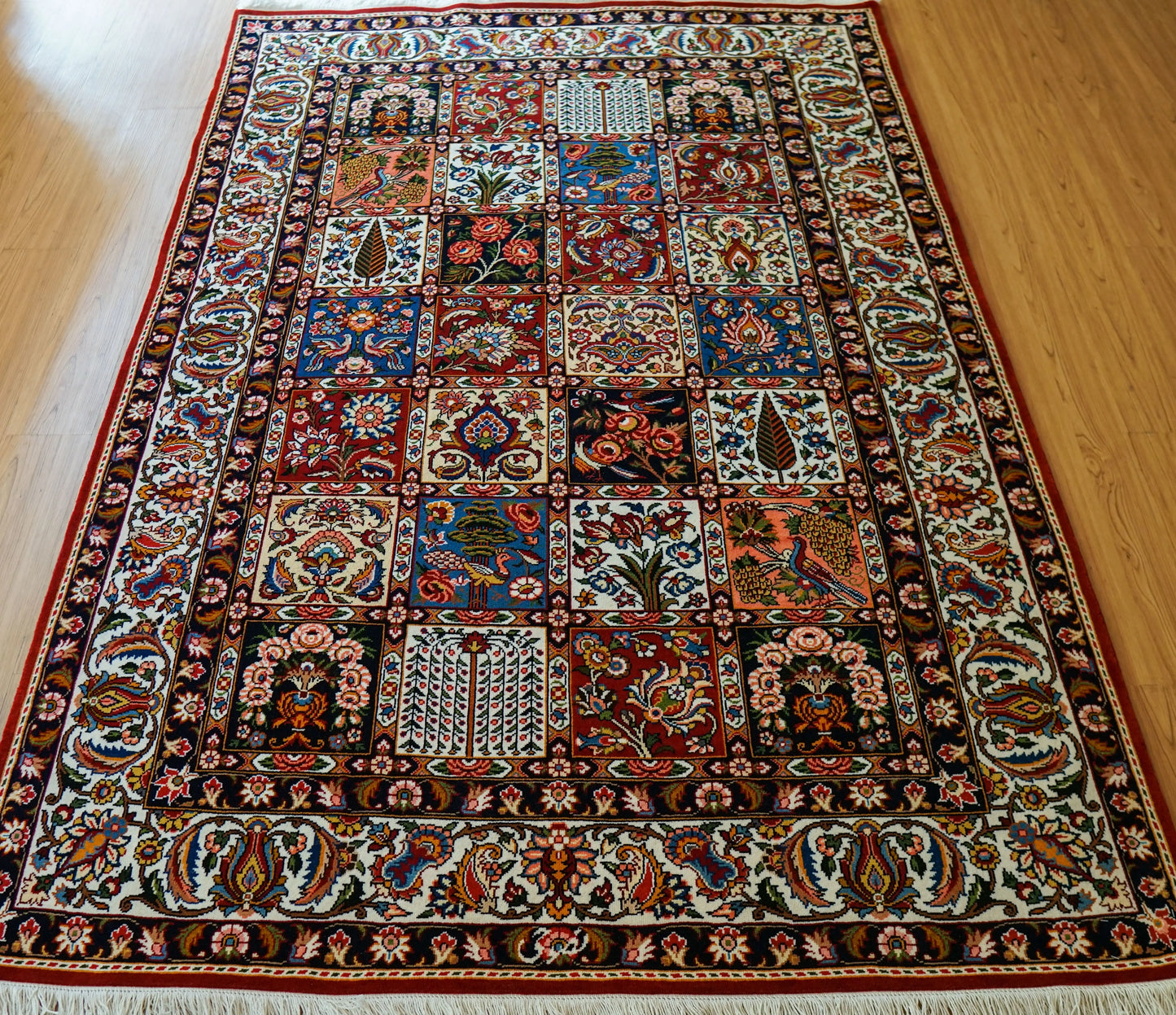 ペルシャ絨毯 バクティアリ産 215×150cm Decorworks
