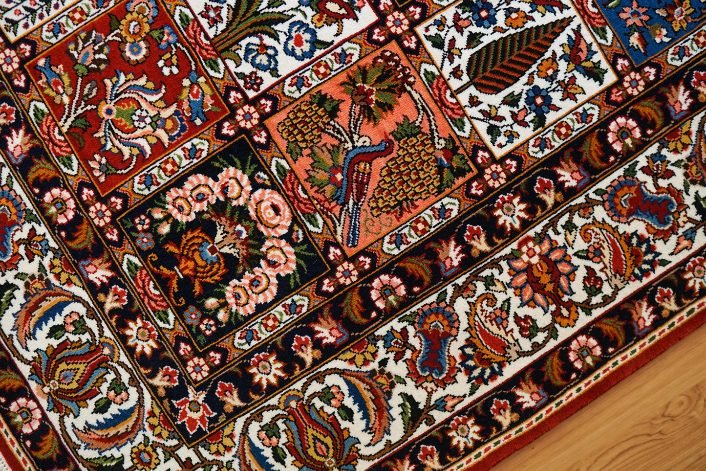 ペルシャ絨毯 バクティアリ産 215×150cm Decorworks