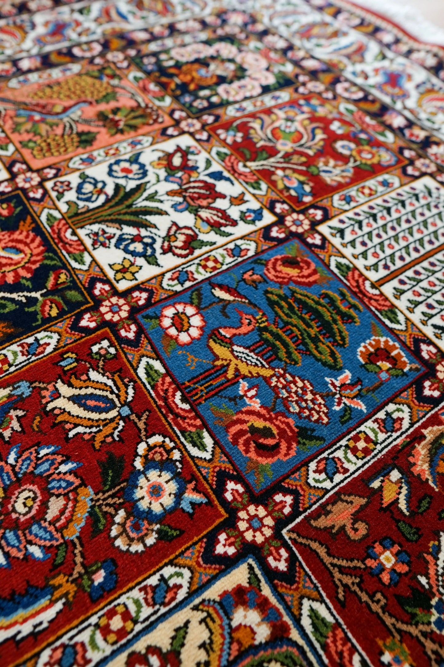ペルシャ絨毯 バクティアリ産 215×150cm Decorworks
