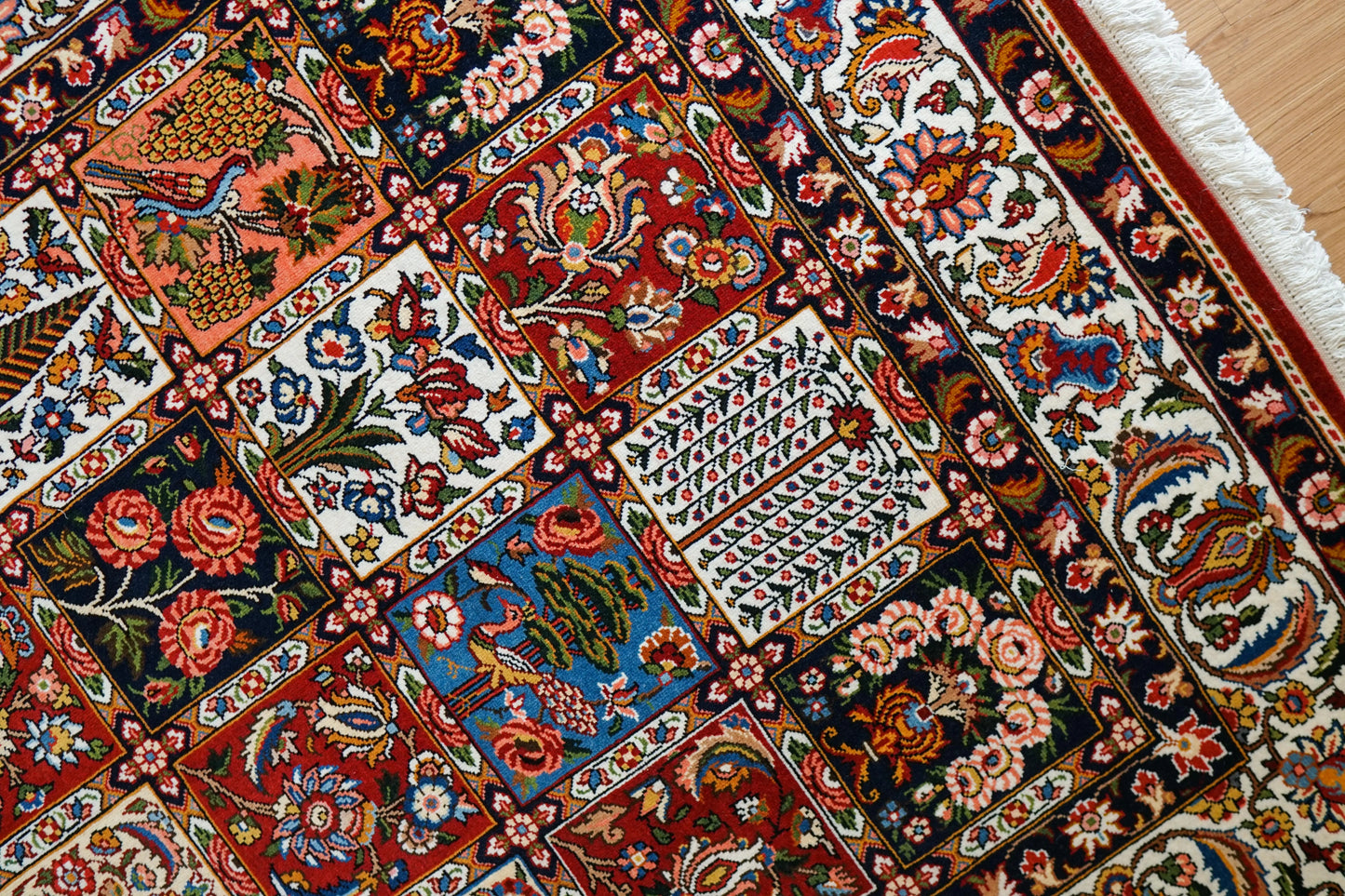 ペルシャ絨毯 バクティアリ産 215×150cm Decorworks