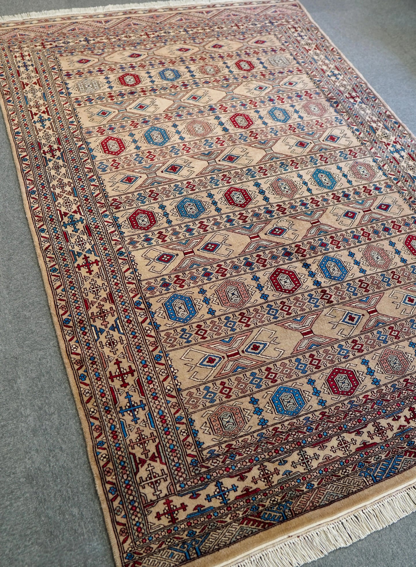 223×154cm【パキスタン手織り絨毯 Decorworks
