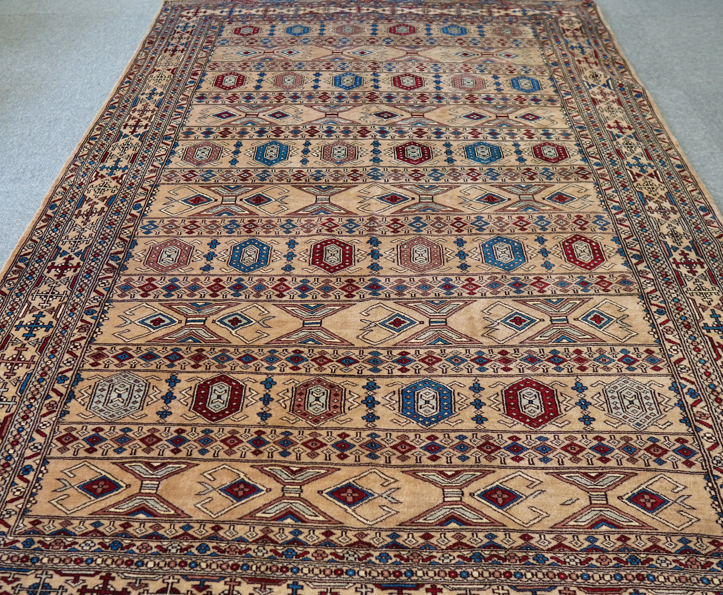223×154cm【パキスタン手織り絨毯 Decorworks