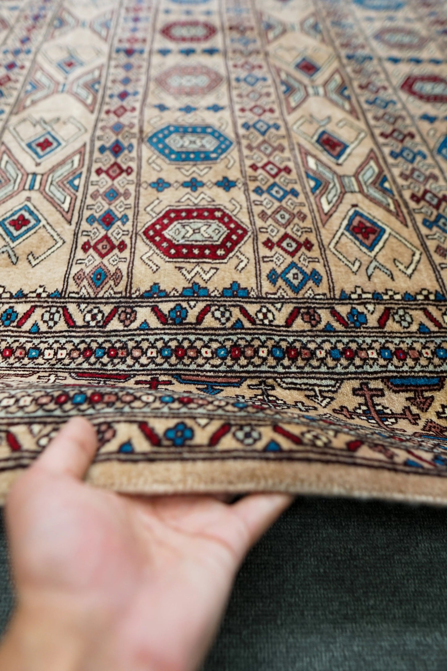 223×154cm【パキスタン手織り絨毯 Decorworks
