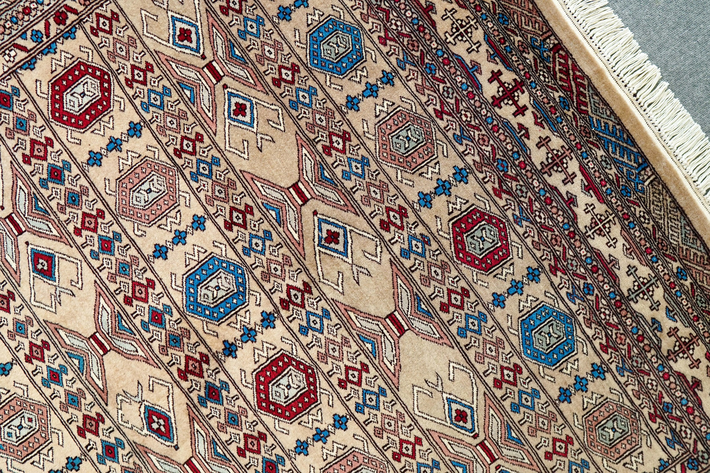 223×154cm【パキスタン手織り絨毯 Decorworks