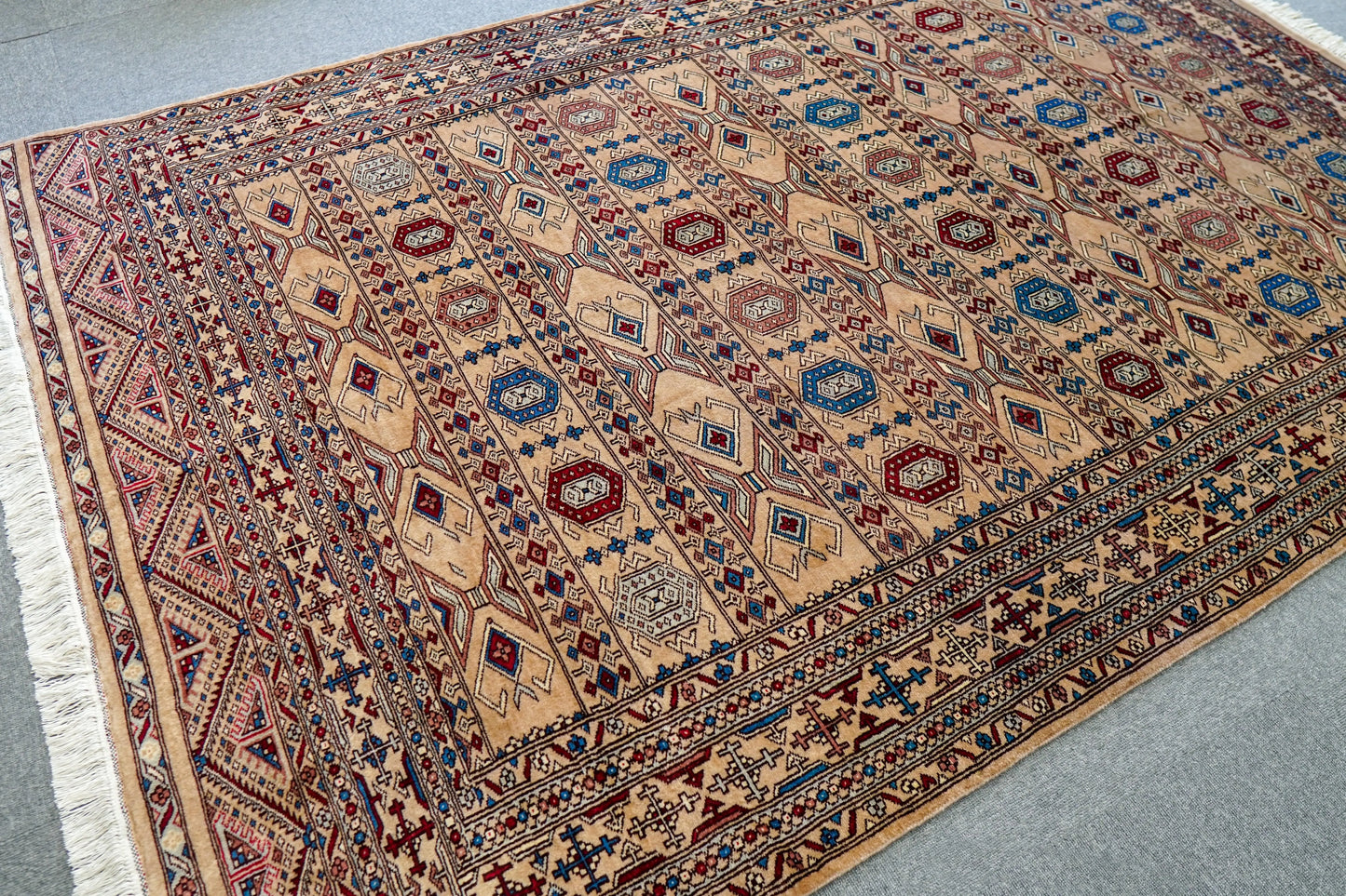 223×154cm【パキスタン手織り絨毯 Decorworks