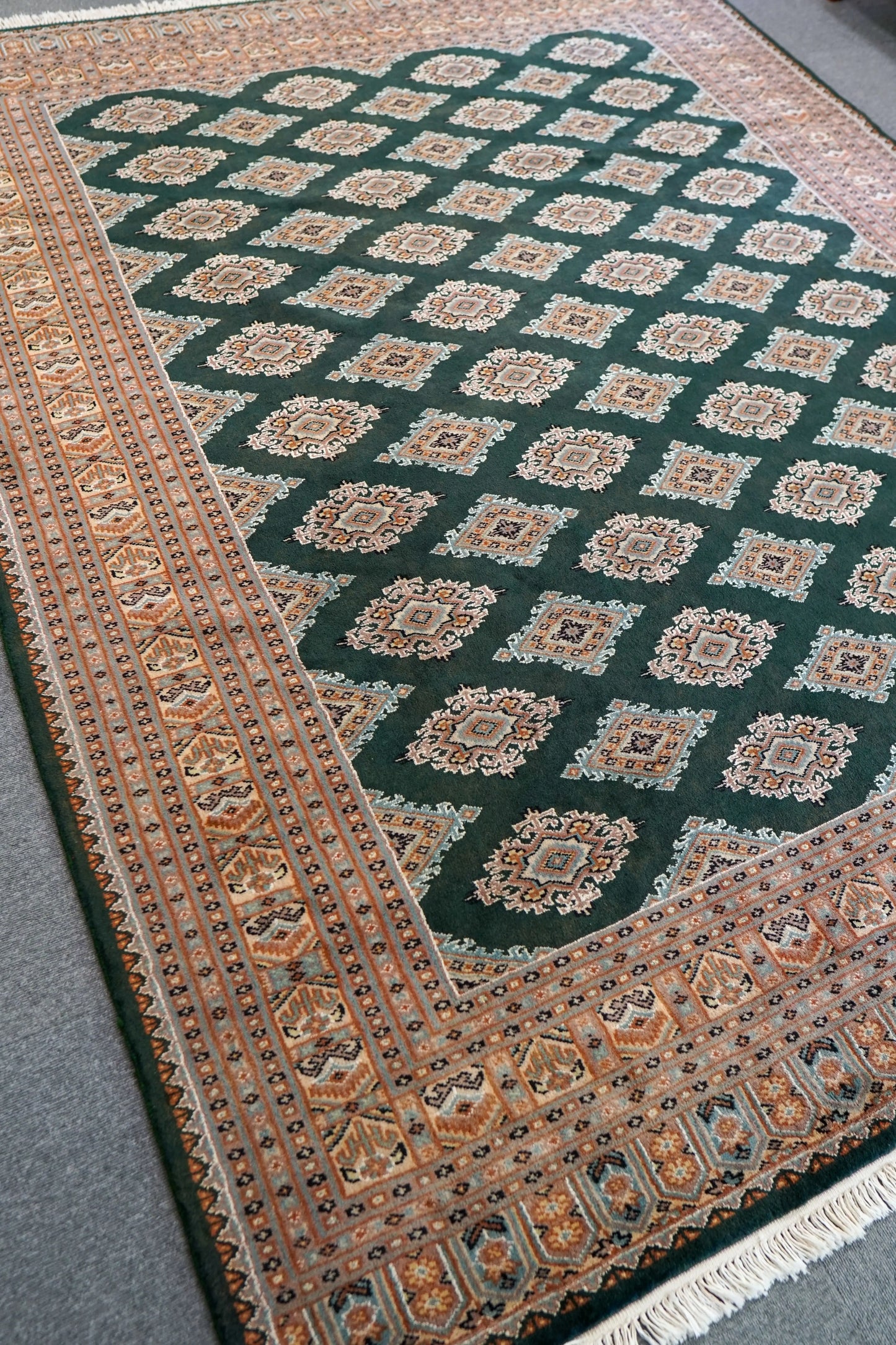 250×200cm【パキスタン手織り絨毯 Decorworks