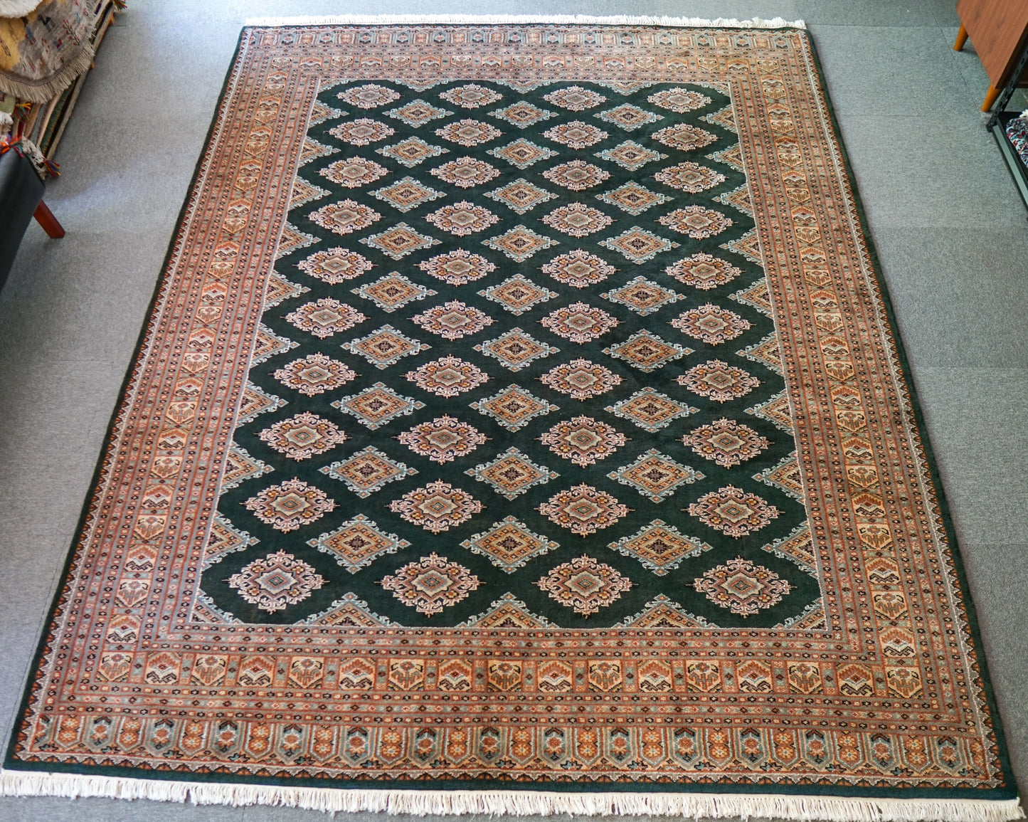 250×200cm【パキスタン手織り絨毯 Decorworks