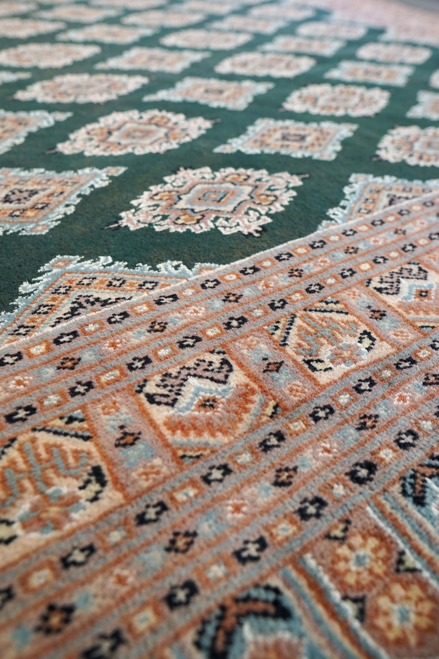 250×200cm【パキスタン手織り絨毯 Decorworks