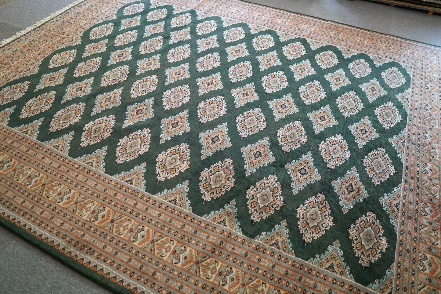 250×200cm【パキスタン手織り絨毯 Decorworks