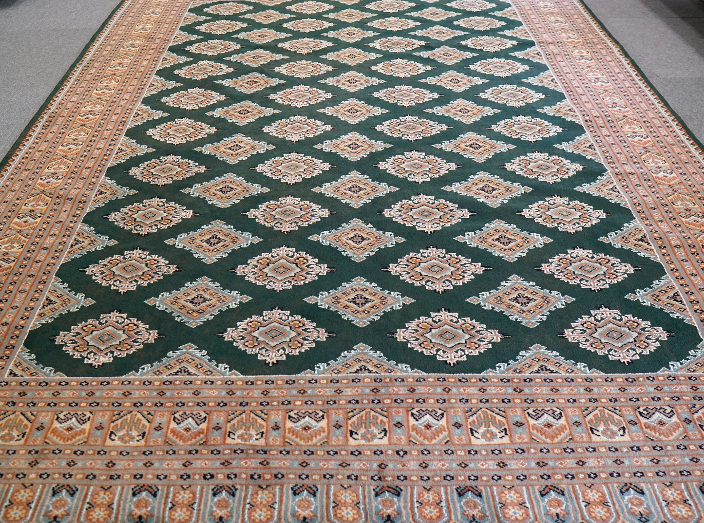 250×200cm【パキスタン手織り絨毯 Decorworks