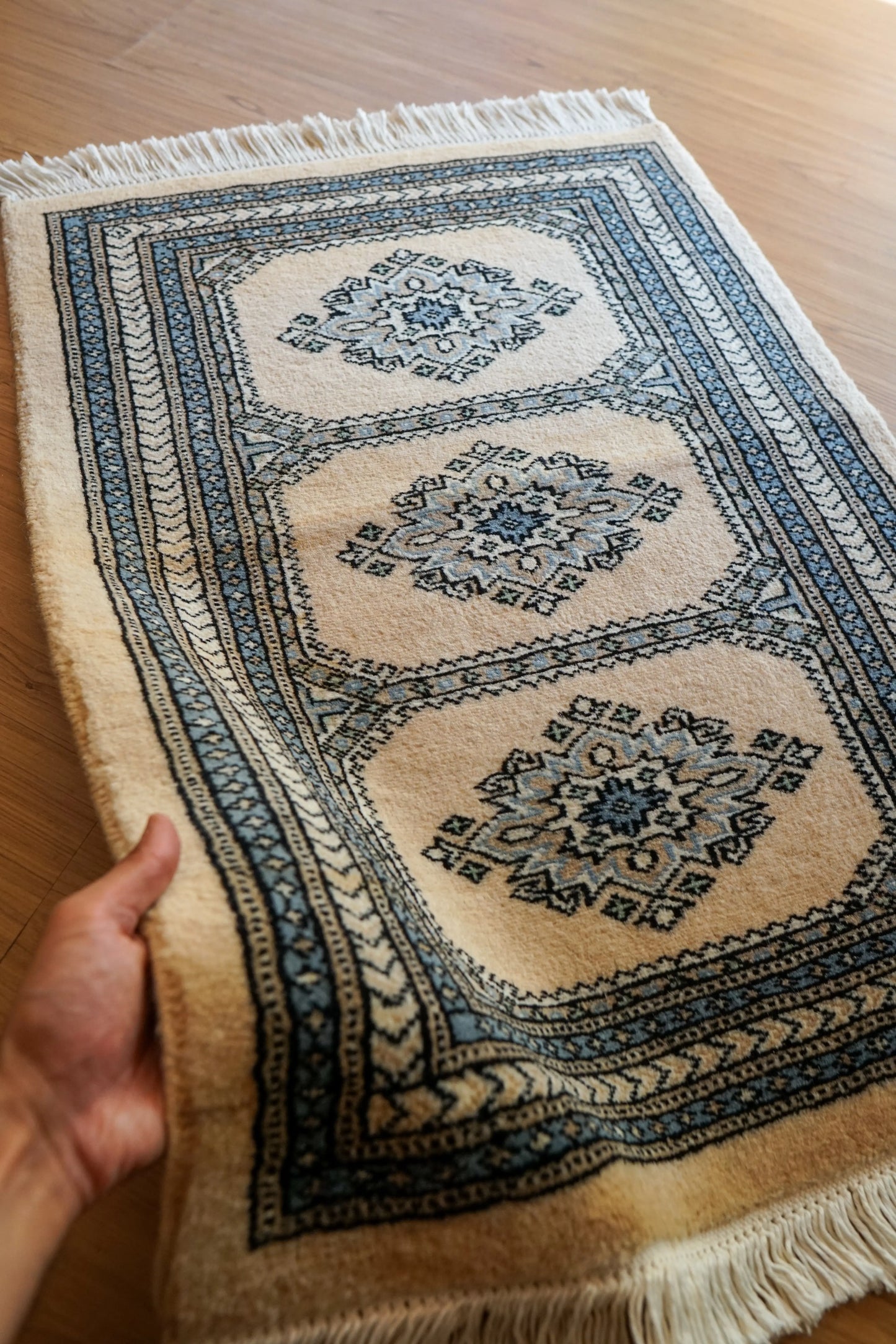 Collection パキスタン手織り絨毯 86×63cm、ジャールダールデザインの伝統模様ラグ