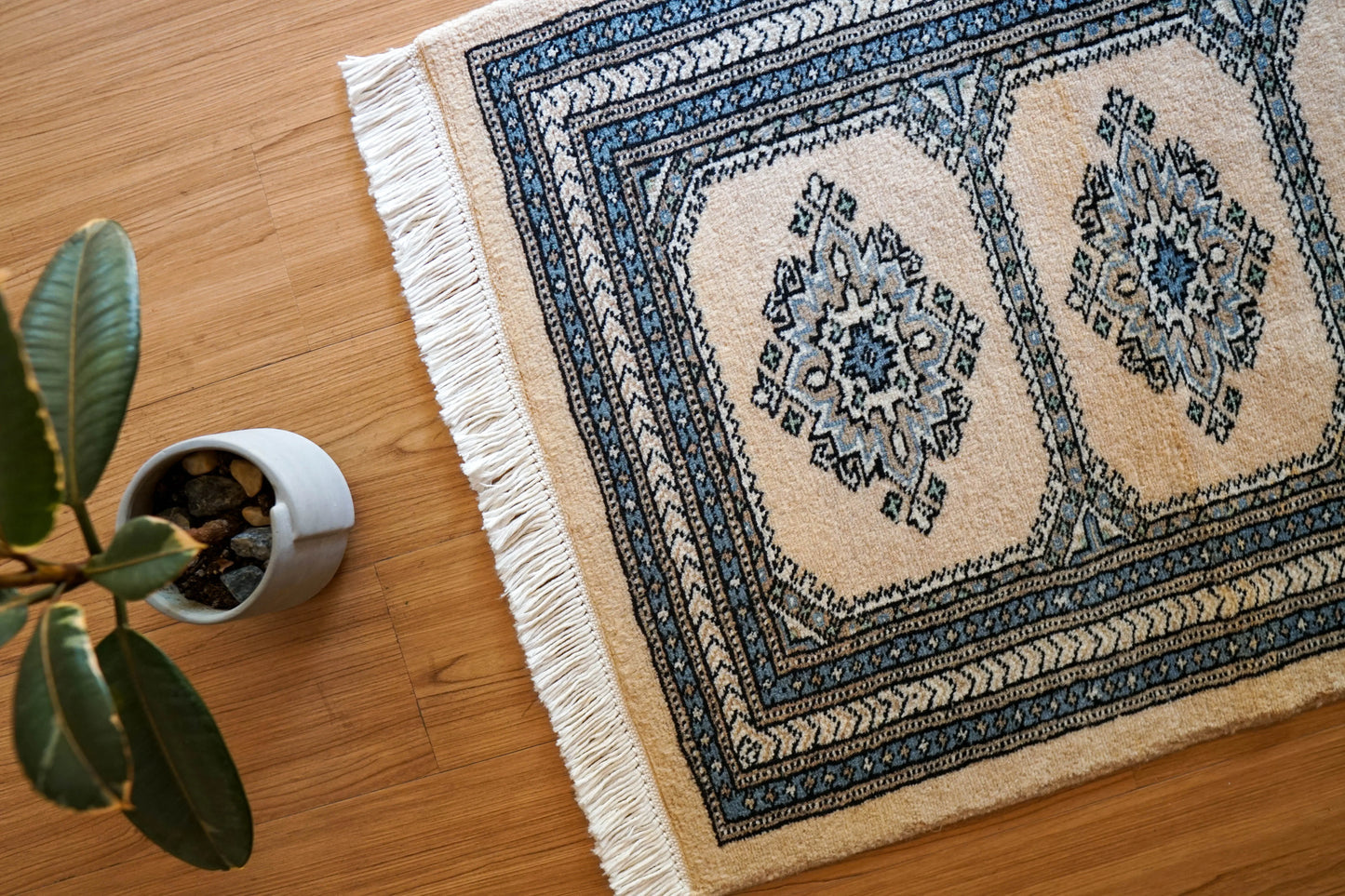 Collection パキスタン手織り絨毯 86×63cm、ジャールダールデザインの伝統模様ラグ