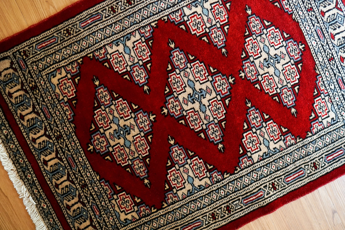 Collection パキスタン手織り絨毯 88×62cm、ジャールダールデザインの伝統模様ラグ