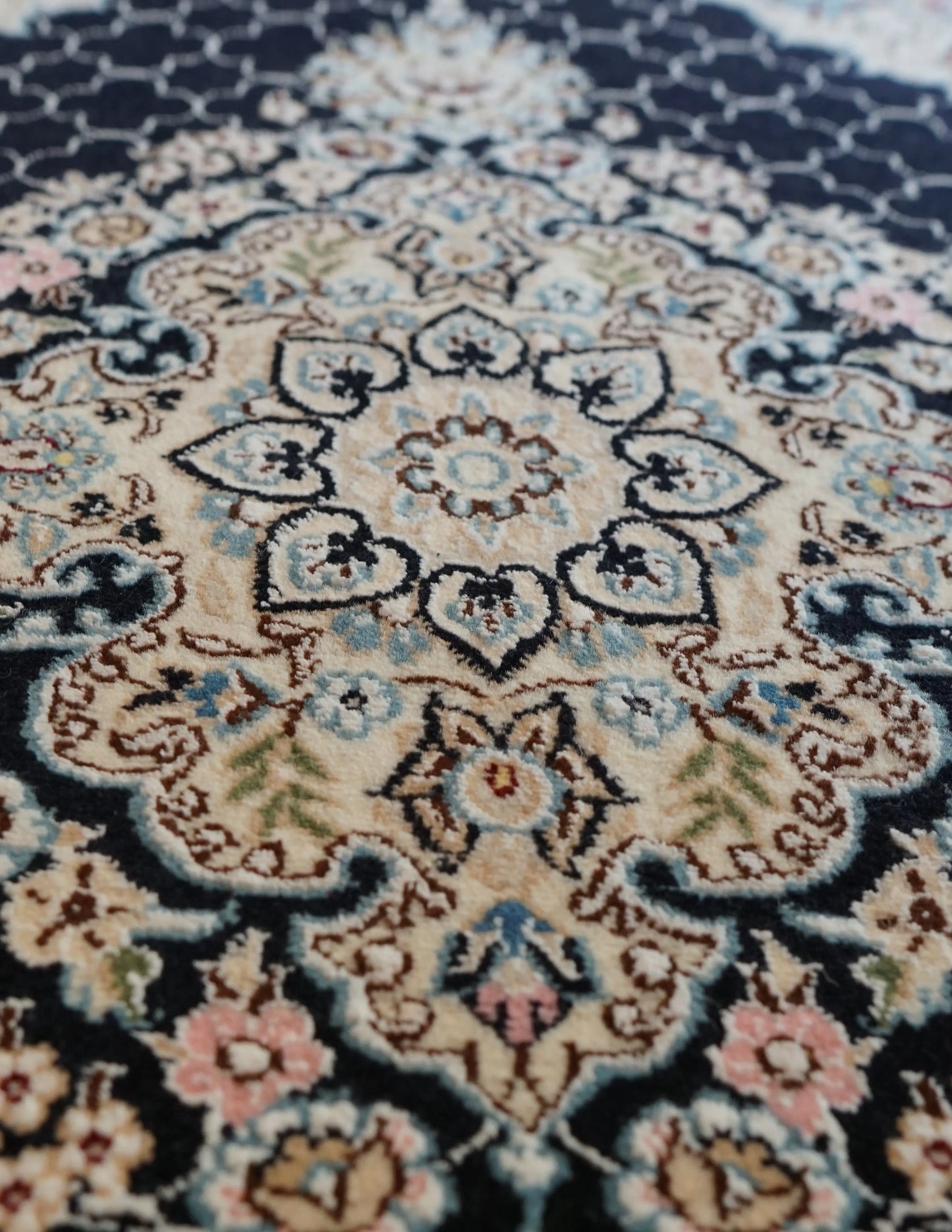 Collection ペルシャ手織り絨毯 ナイン産 93×65cm, Decorworks