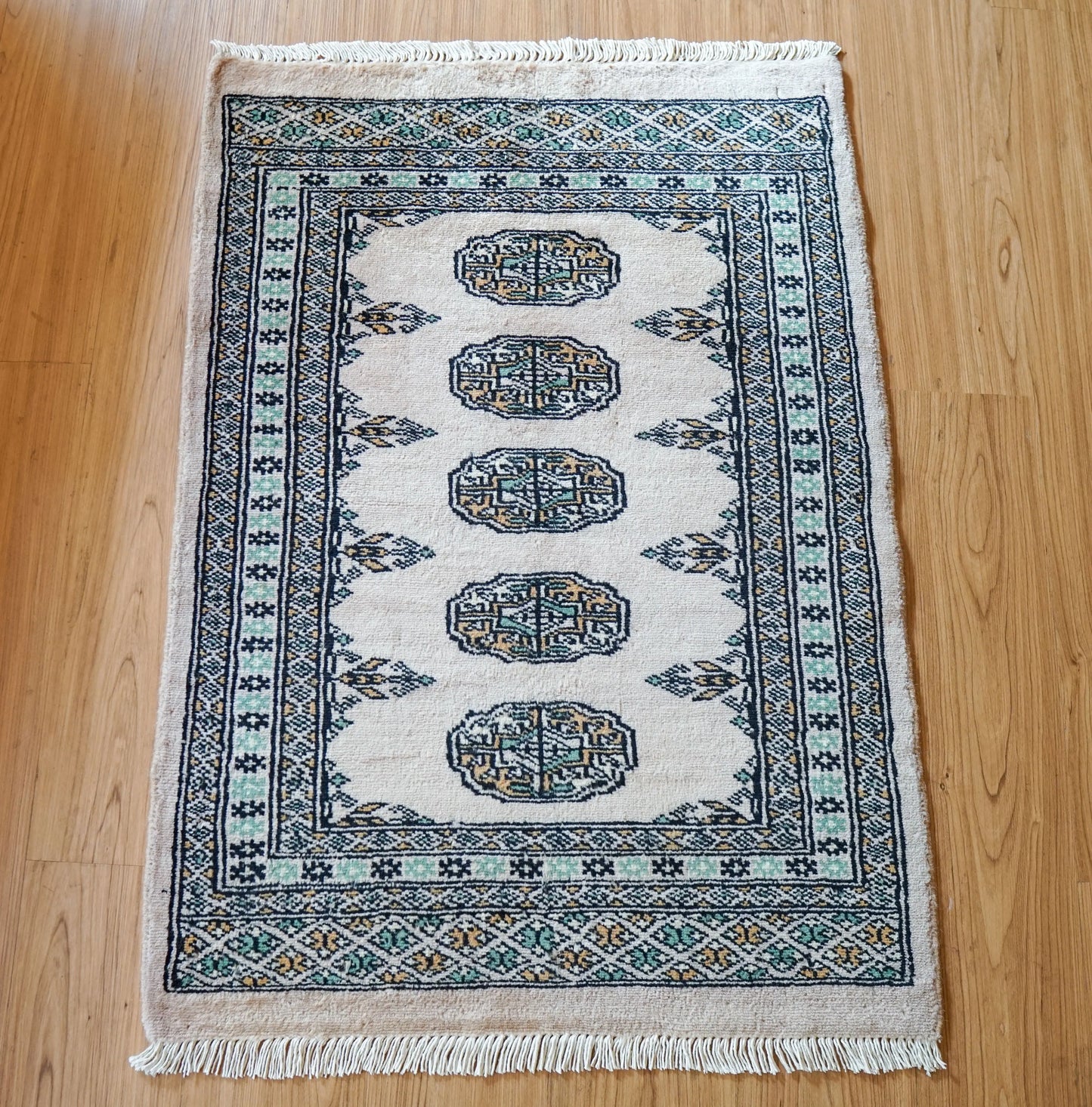 パキスタン手織り絨毯 94×65cm Decorworks