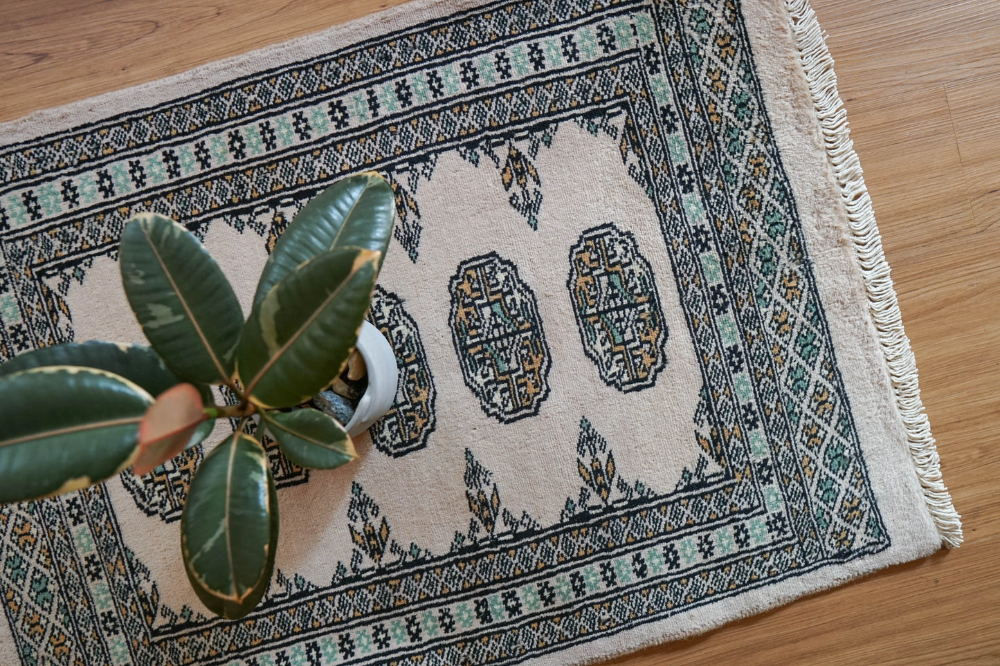 パキスタン手織り絨毯 94×65cm Decorworks
