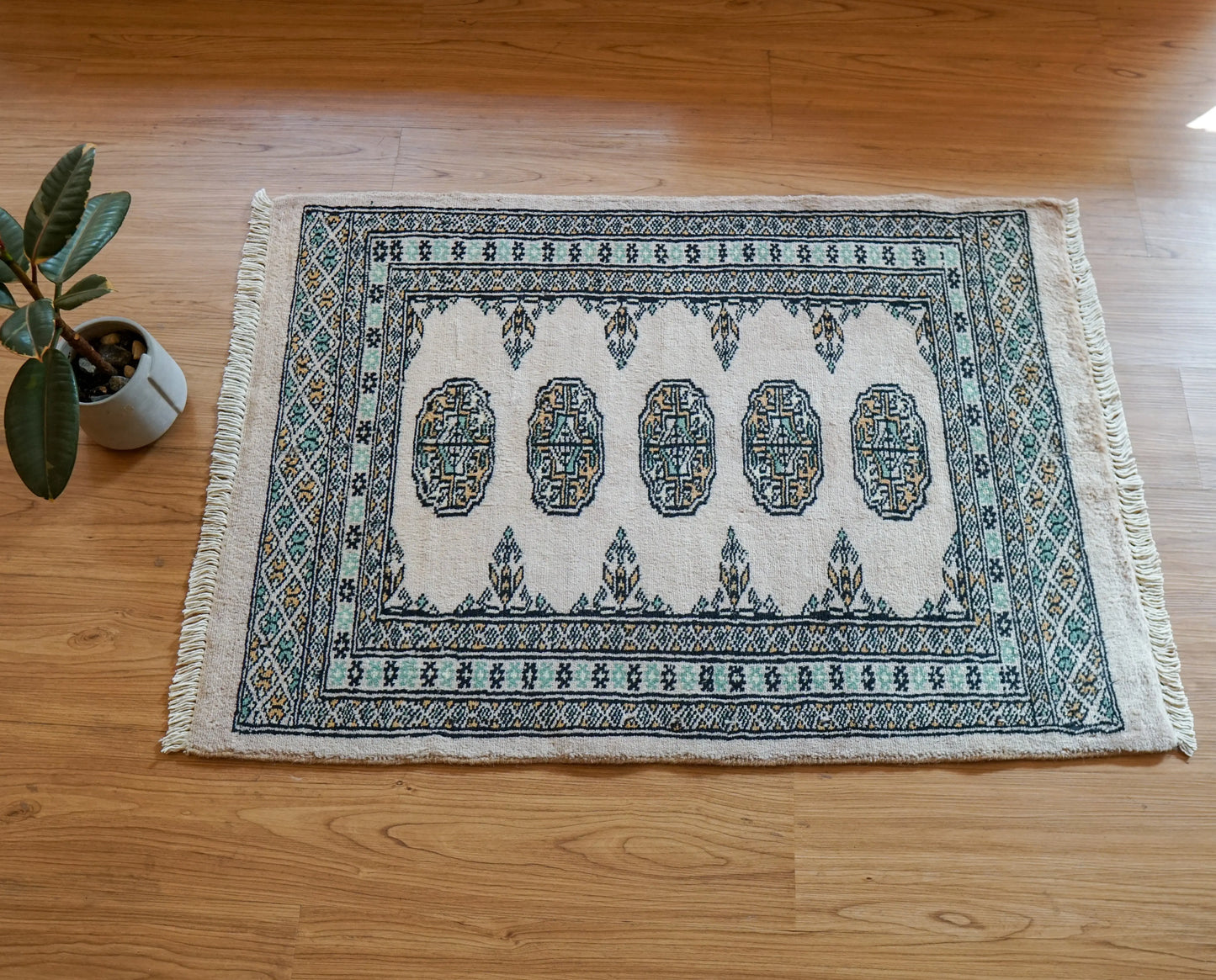 パキスタン手織り絨毯 94×65cm Decorworks