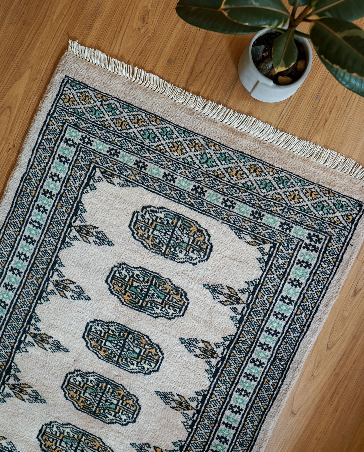 パキスタン手織り絨毯 94×65cm Decorworks