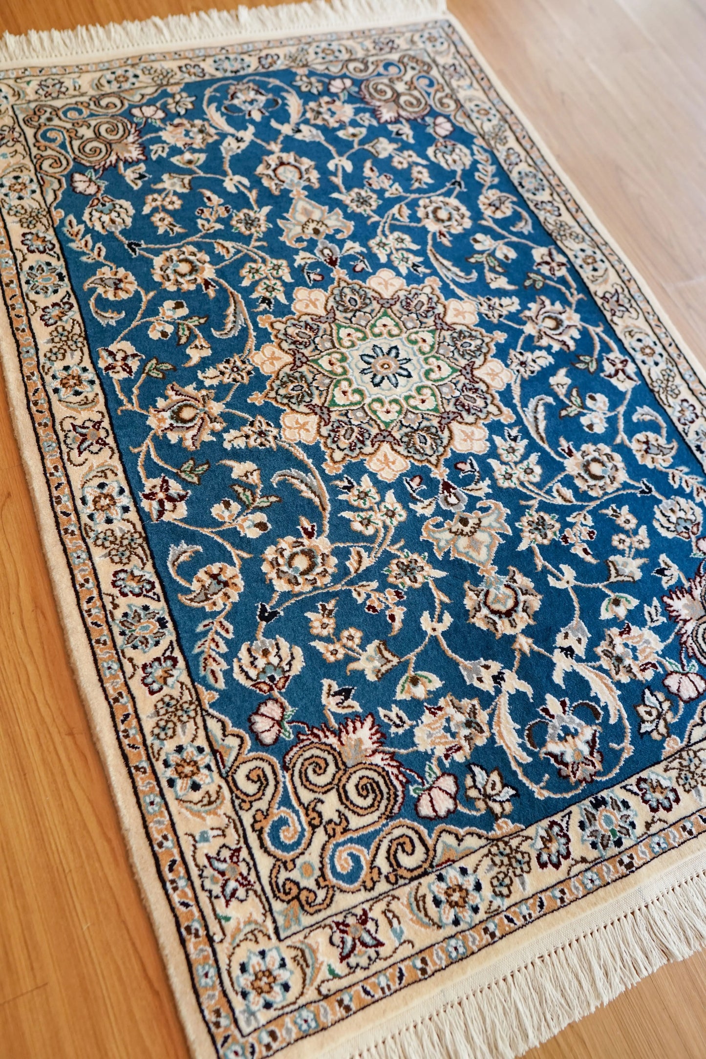 Collection ペルシャ手織り絨毯 ナイン産 青 9la 高級ウール 118×80cm